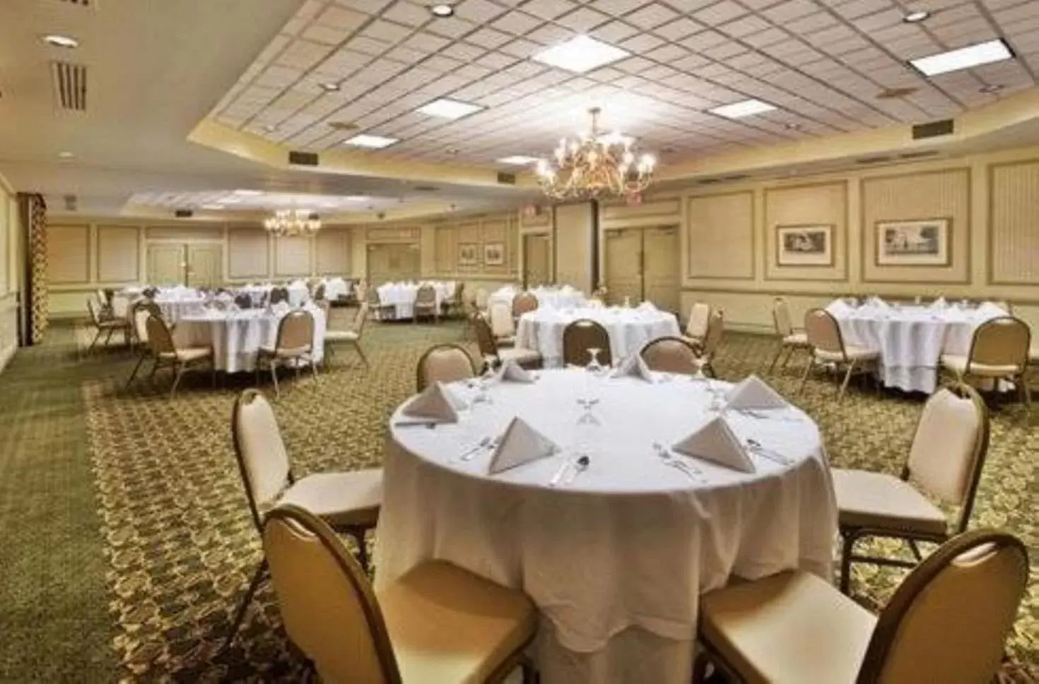 Banquet/Function facilities, Restaurant/Places to Eat in Ramada by Wyndham Gainesville