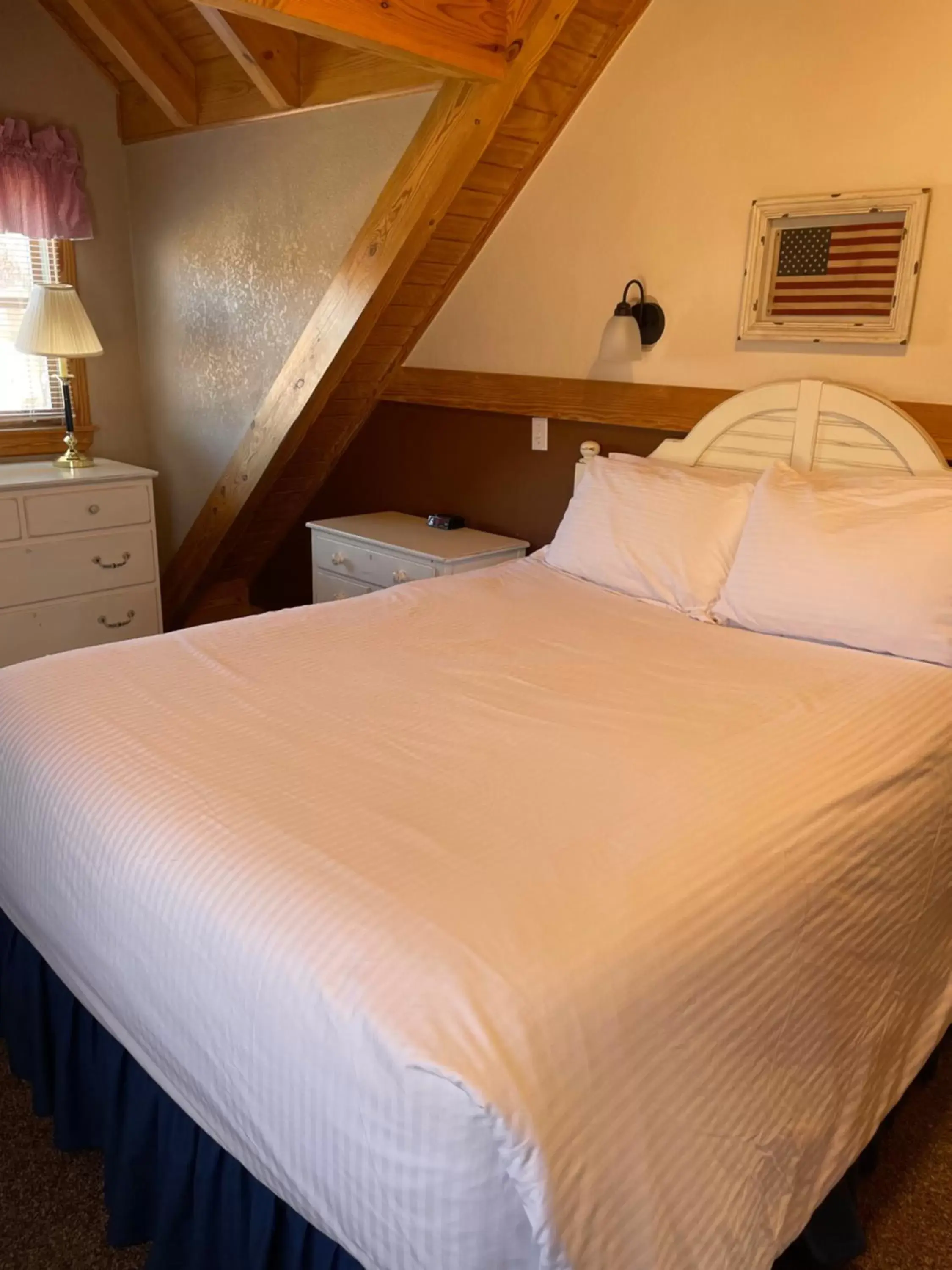 Bed in Crown Lake Resort & RV