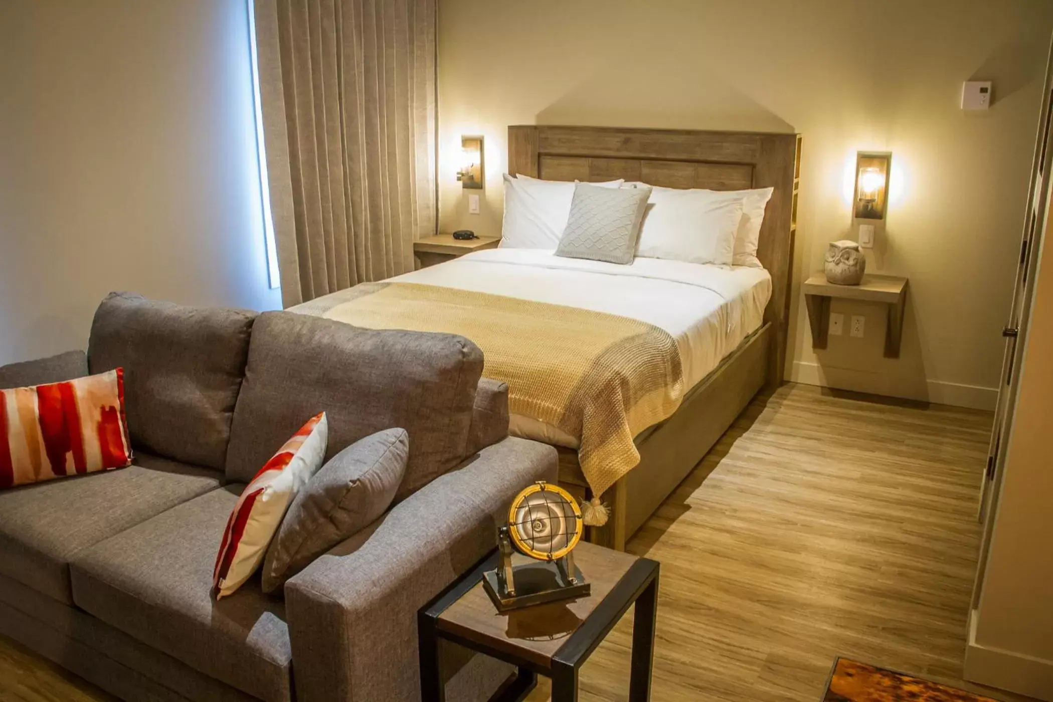 Bed in Le Viking Resort & Marina