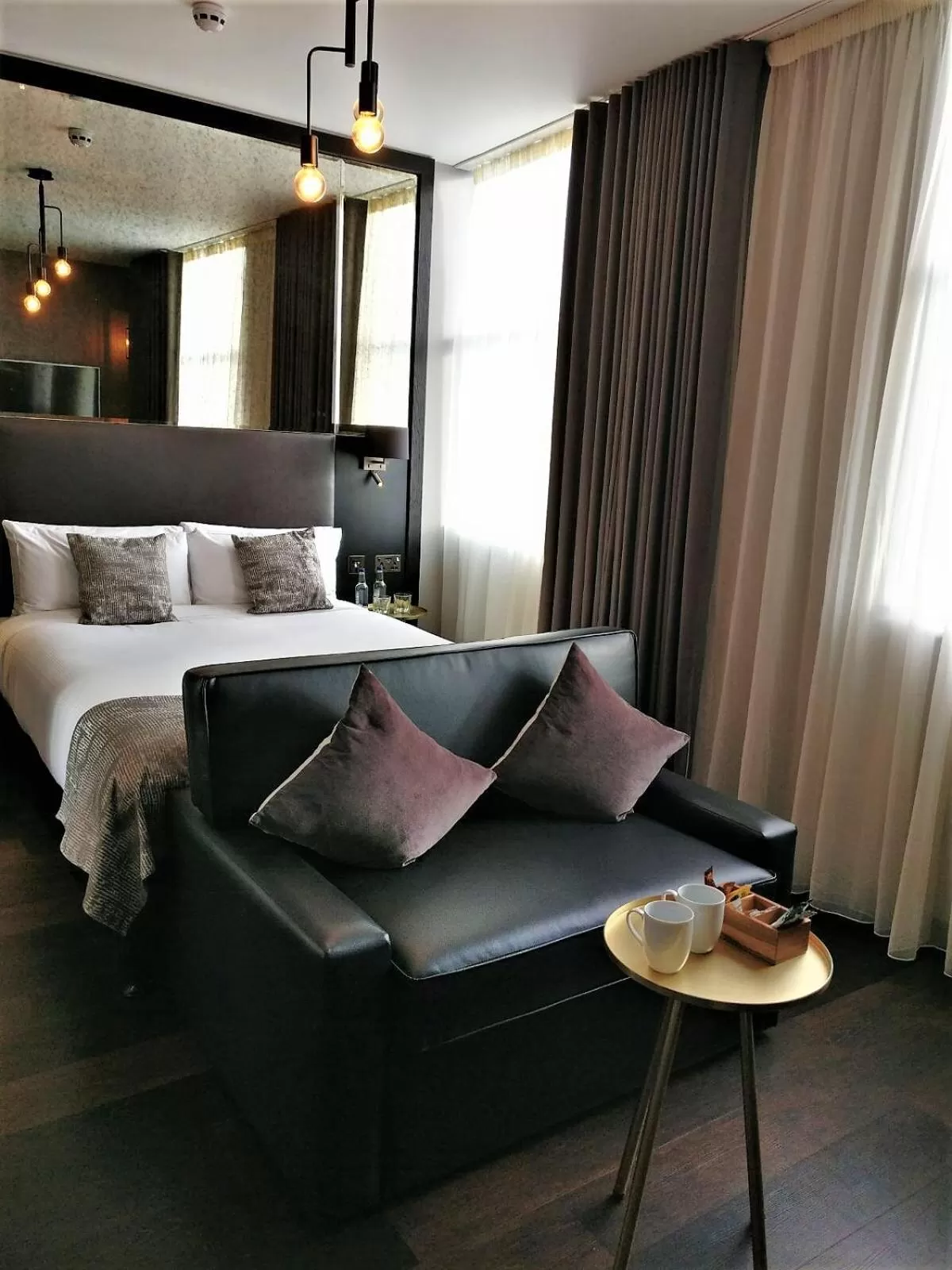 Bed in Camden Enterprise Hotel