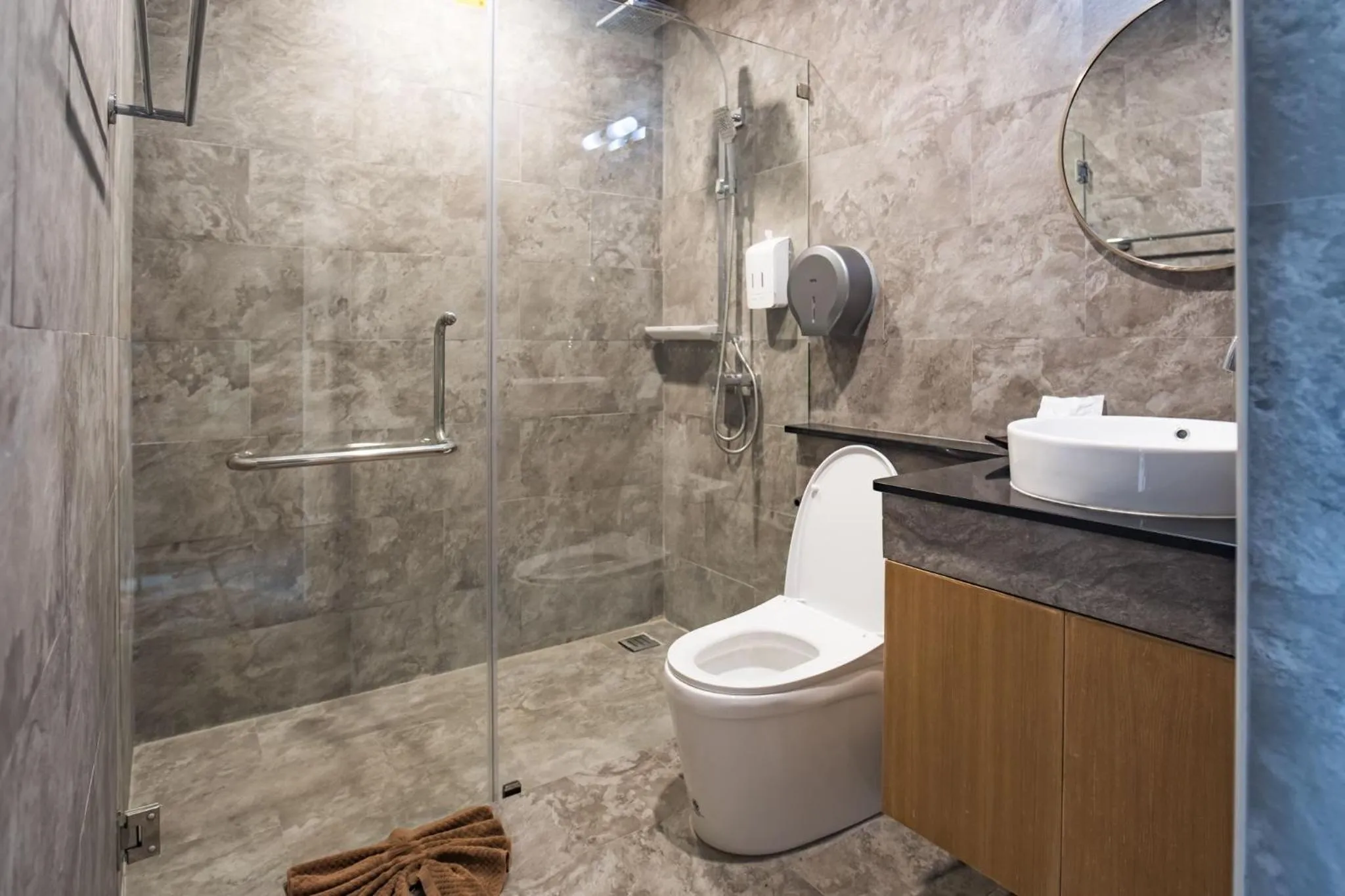 Shower in Cliff Lanta Suite-Koh Lanta Krabi