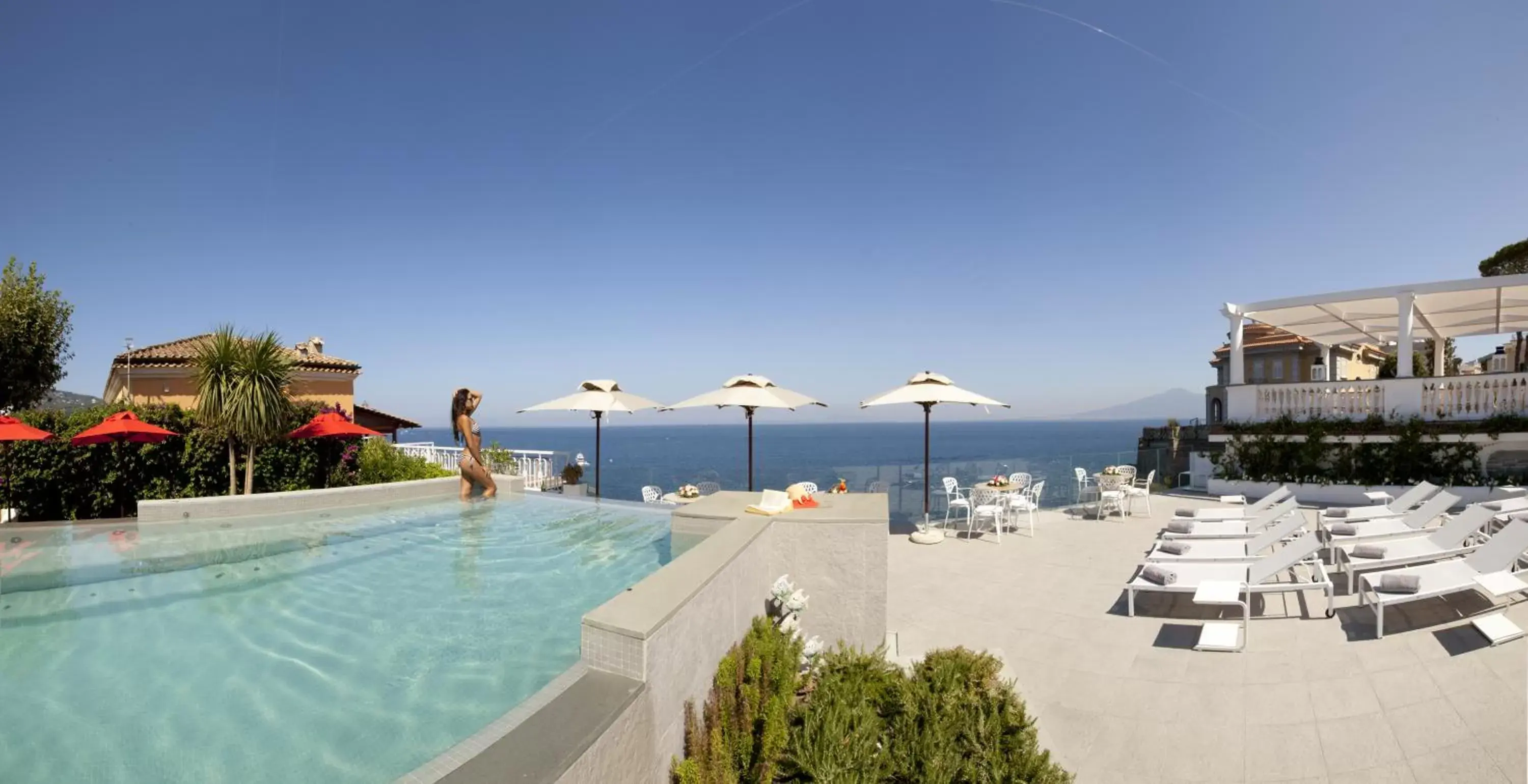 Swimming Pool in Hotel Corallo Sorrento