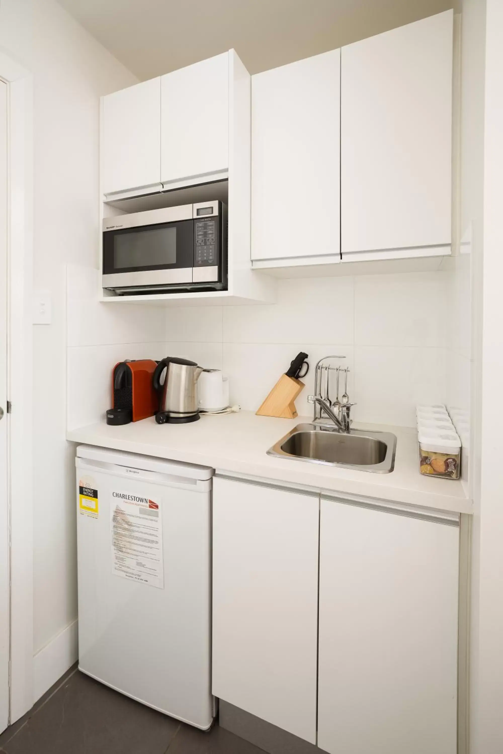 Coffee/tea facilities, Kitchen/Kitchenette in Charlestown Executive Apartments