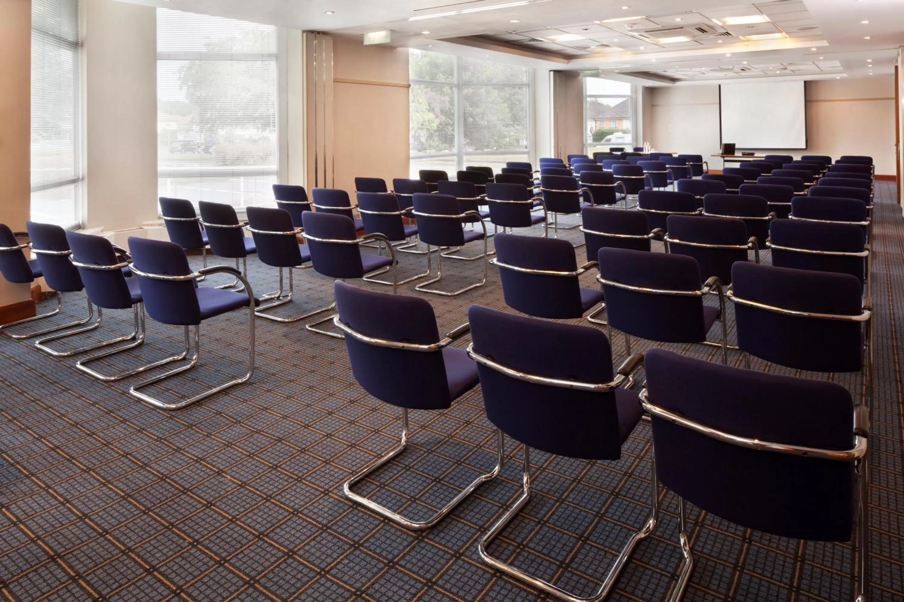 Business facilities in Holiday Inn Basingstoke by IHG