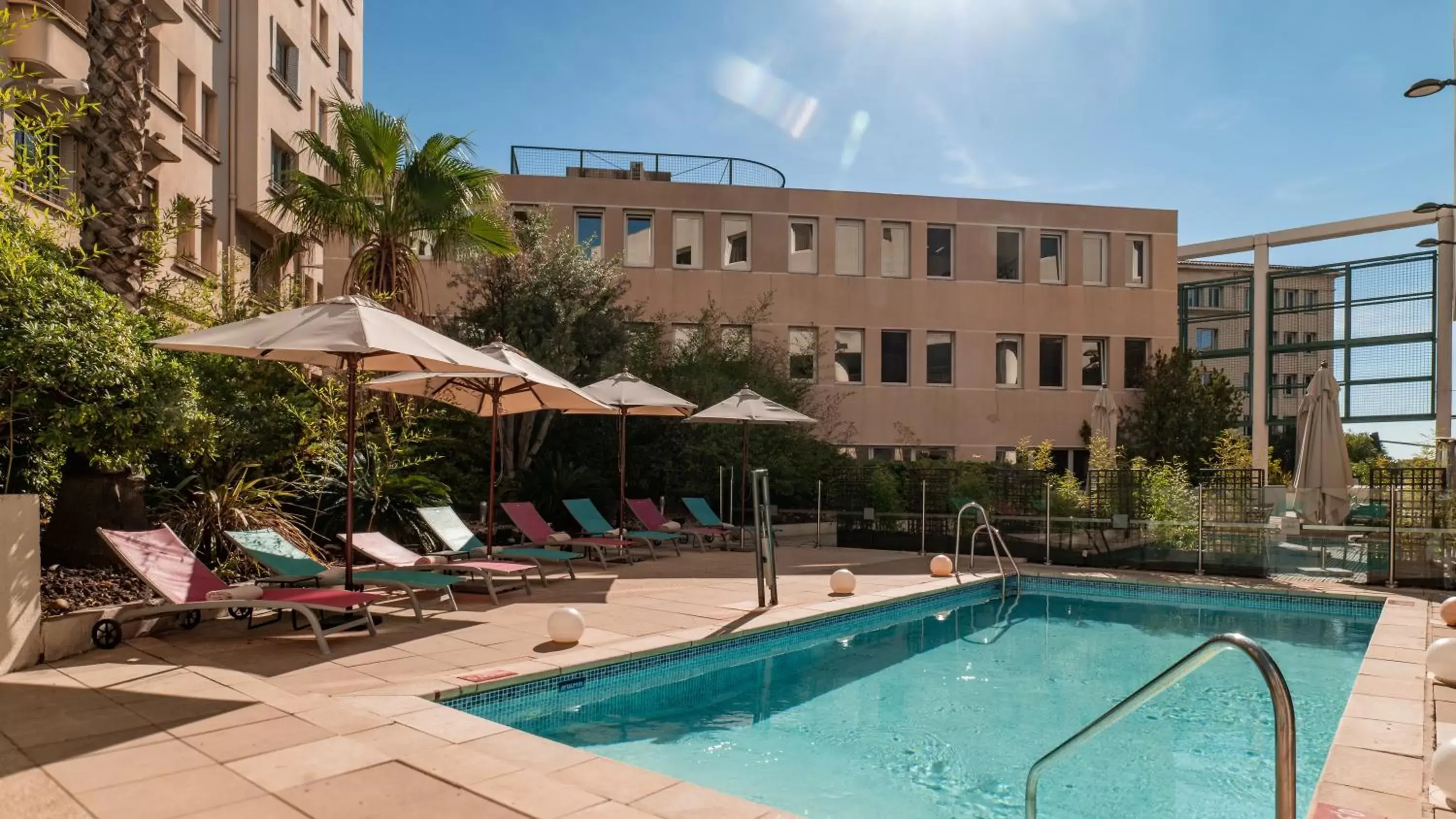 Swimming pool, Property Building in Holiday Inn Toulon City Centre, an IHG Hotel