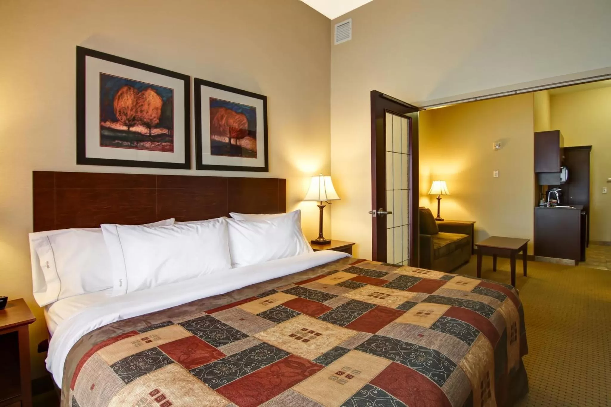 Bedroom, Bed in Canalta Camrose