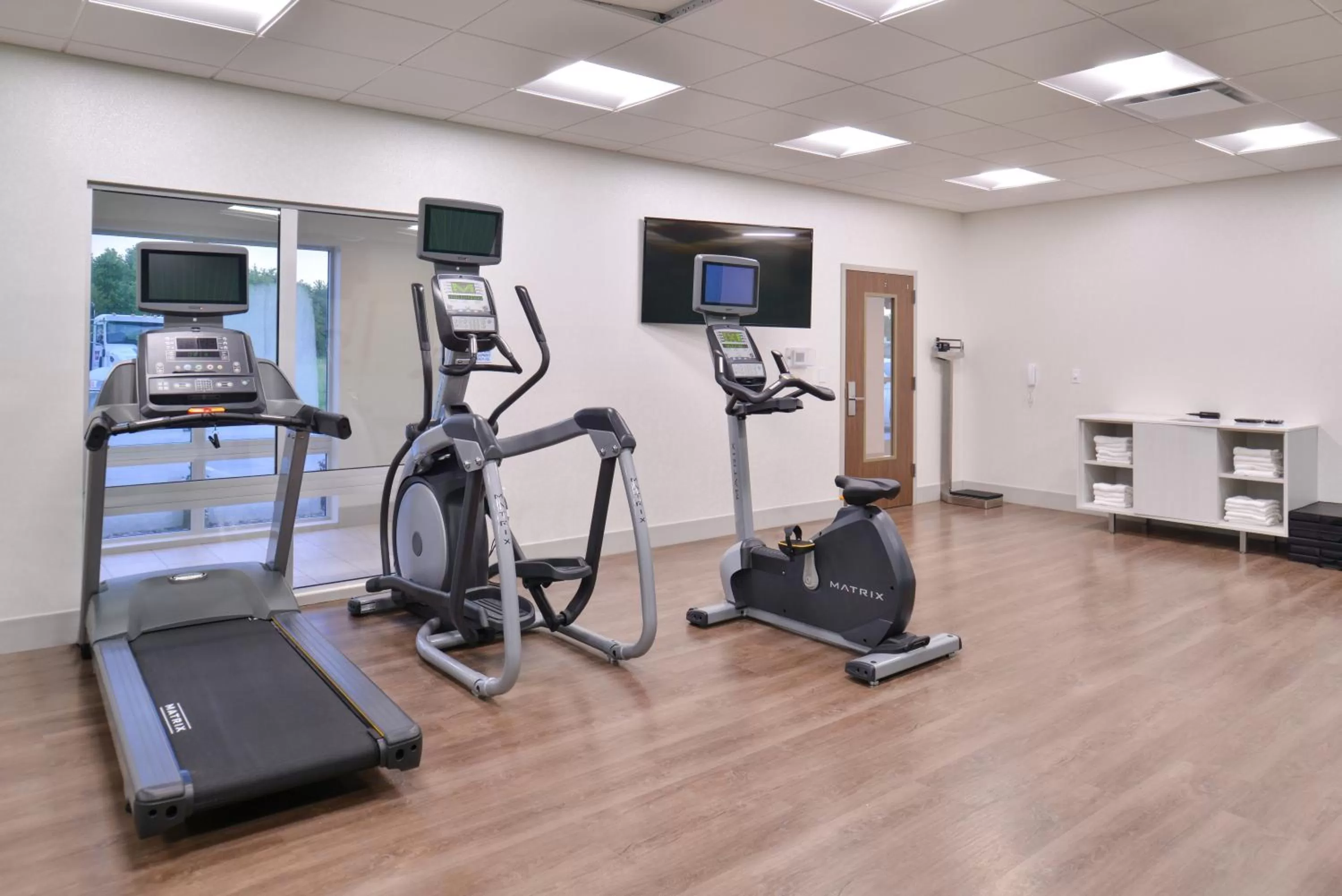 Fitness centre/facilities in Holiday Inn Express & Suites Omaha Airport by IHG