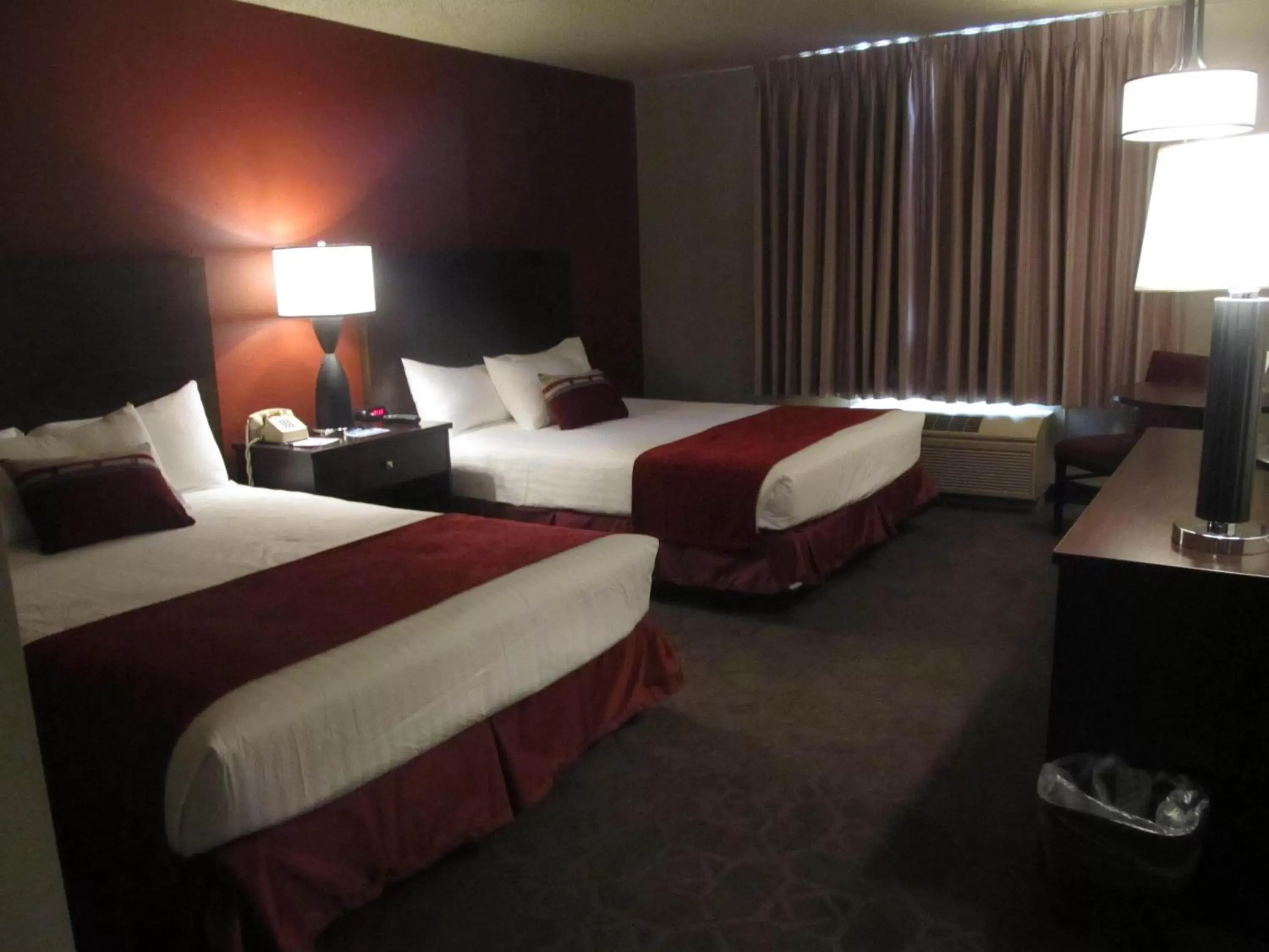 Bedroom, Bed in The Edgewater Hotel and Casino