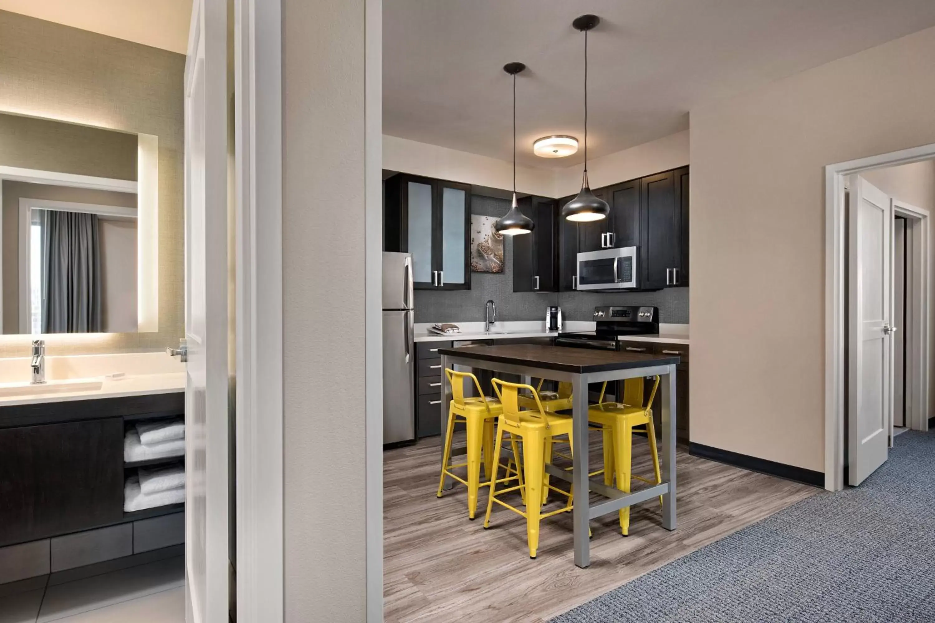 Bedroom, Kitchen/Kitchenette in Residence Inn by Marriott Boise Downtown City Center