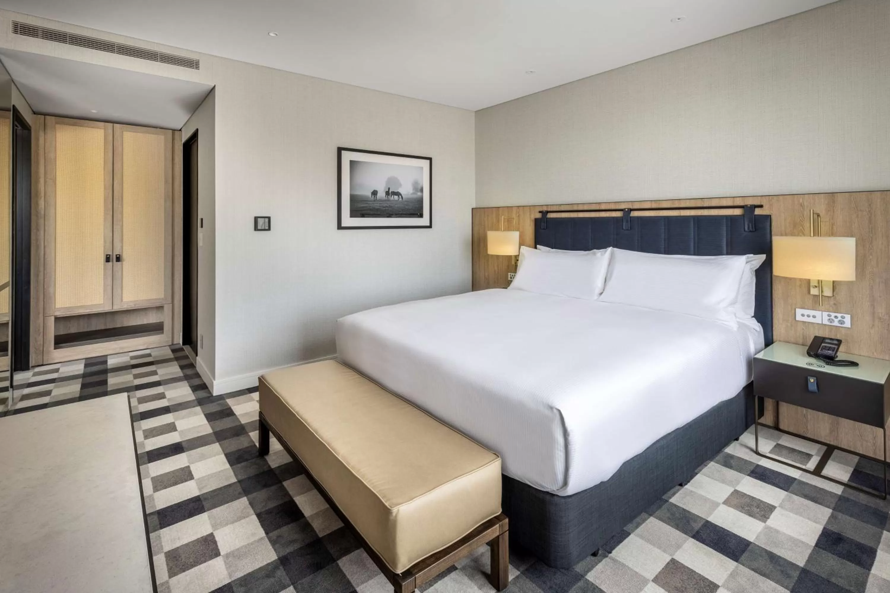 Bed in DoubleTree By Hilton Auckland Karaka