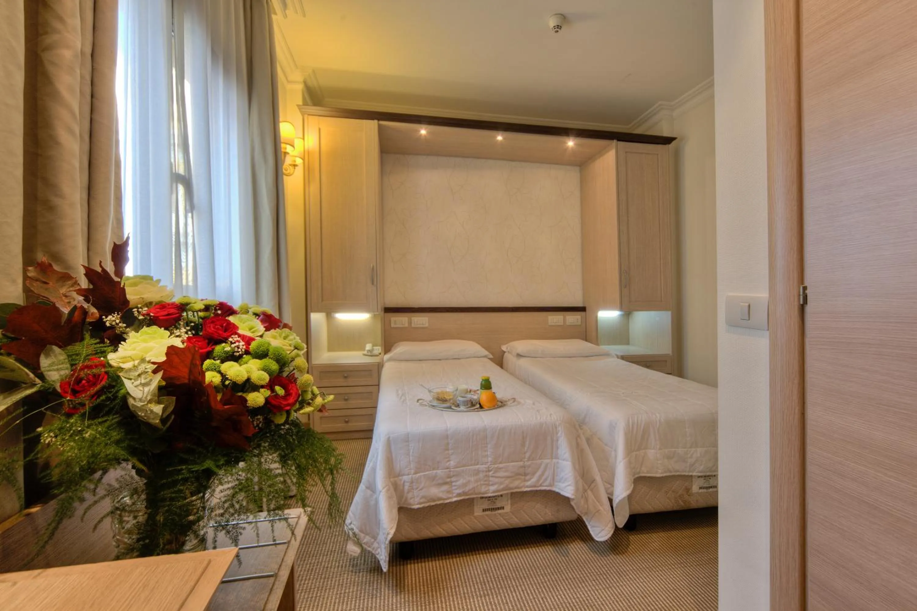 Photo of the whole room, Bed in Hotel Galileo