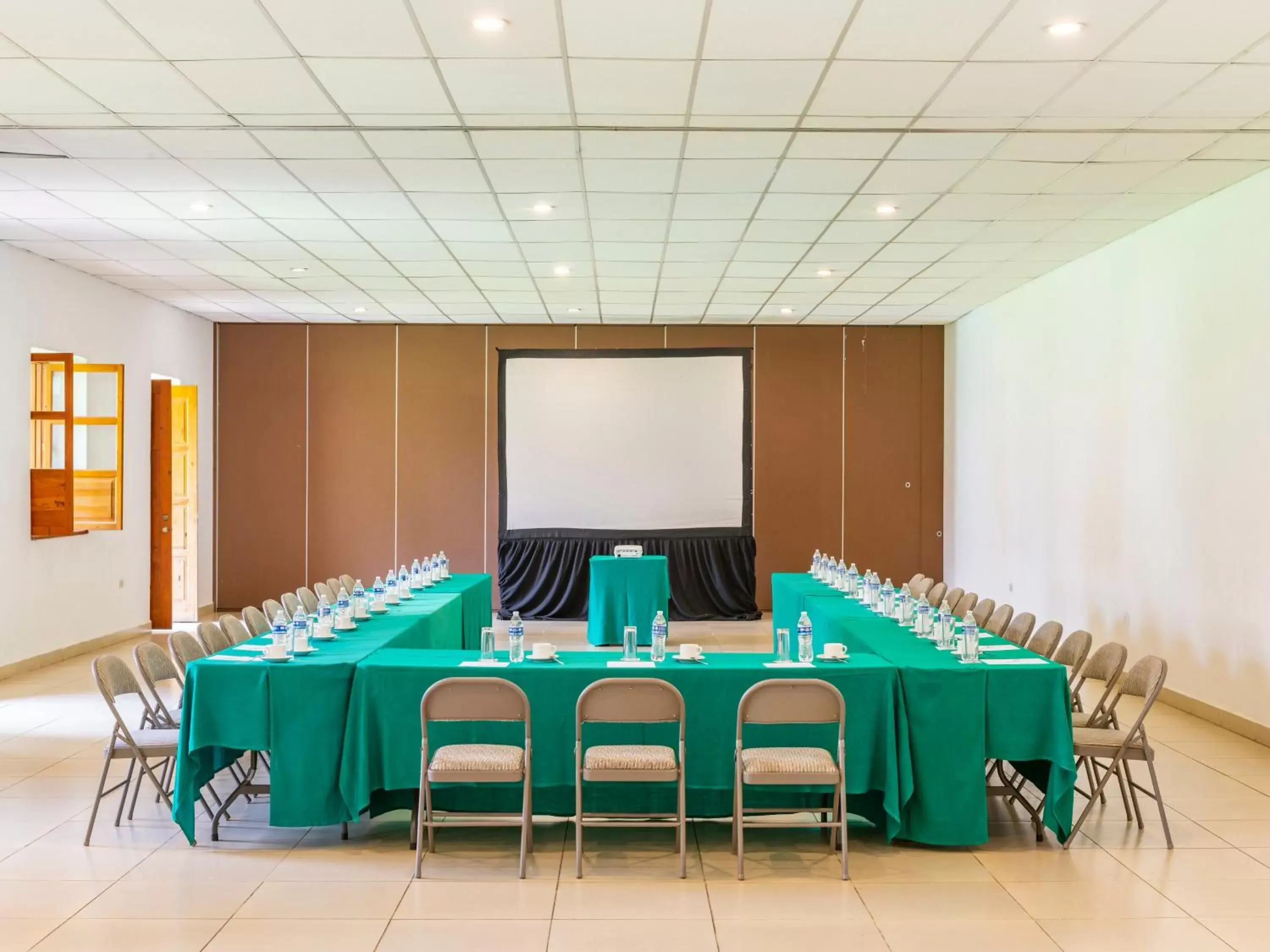 Meeting/conference room in Best Western Plus Posada de Don Vasco