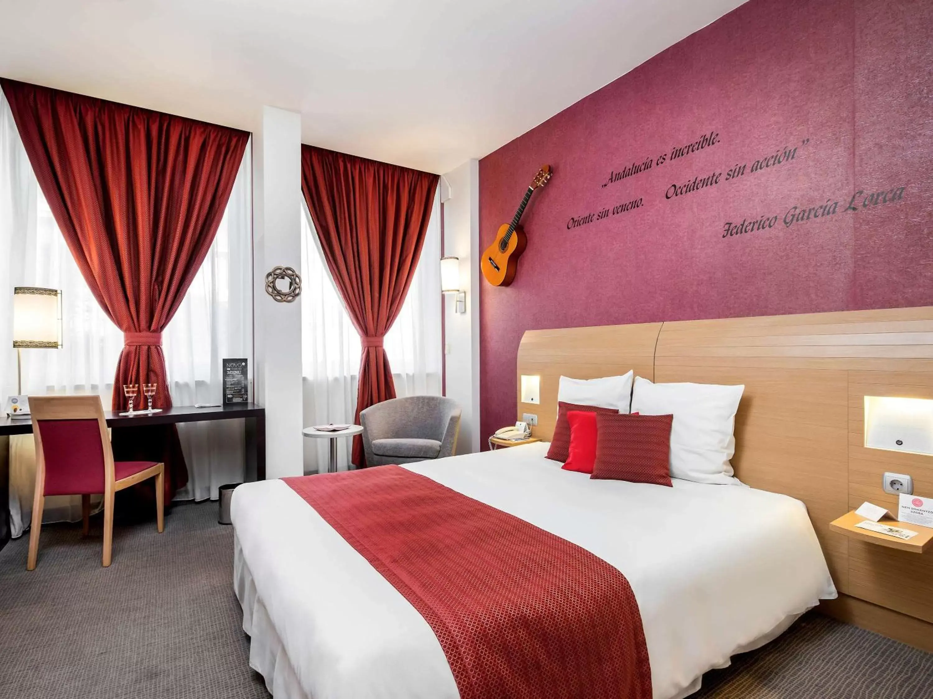 Photo of the whole room, Bed in Novotel Budapest Danube