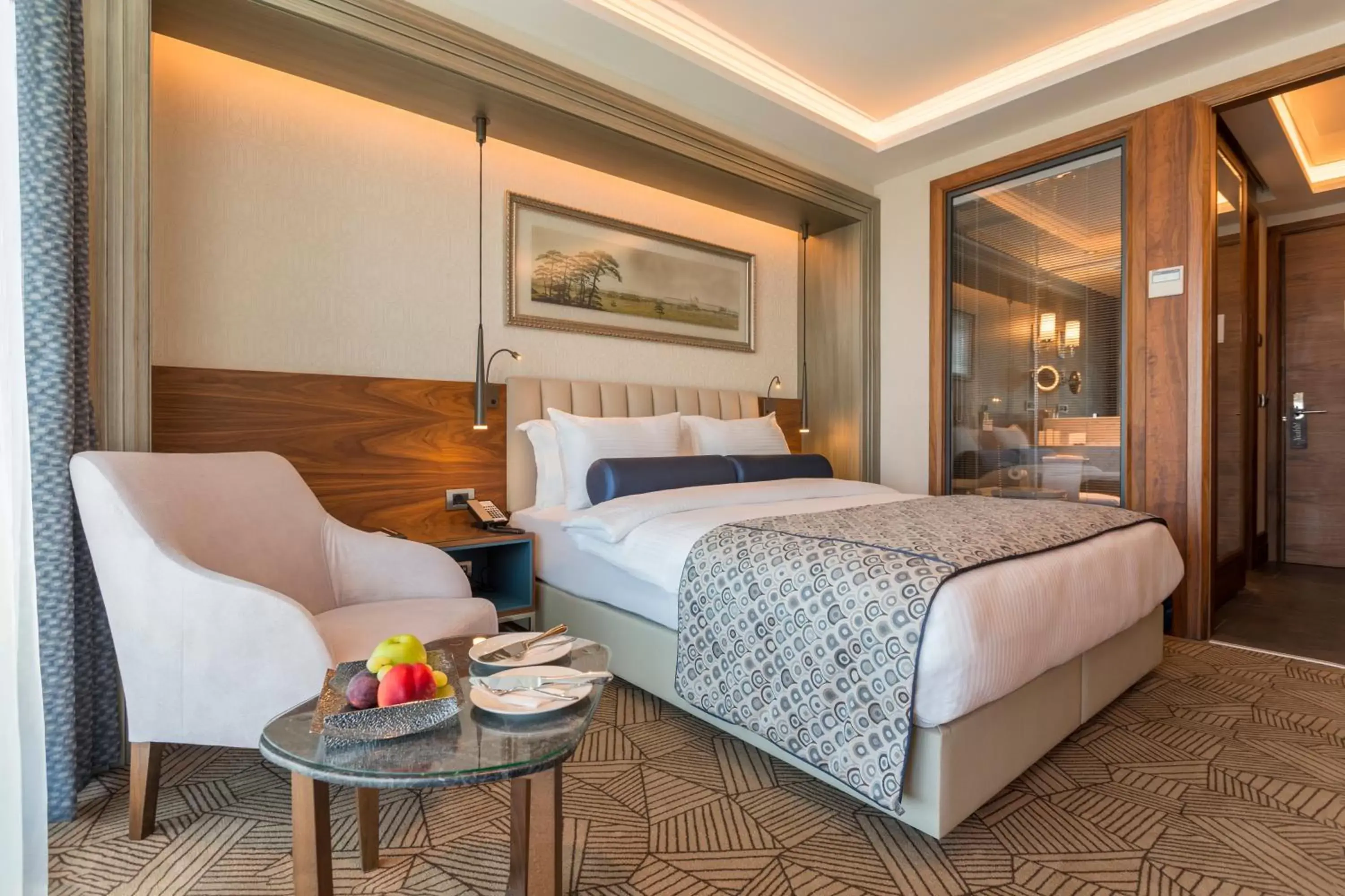 Bedroom, Bed in Golden Tulip Istanbul Bayrampasa