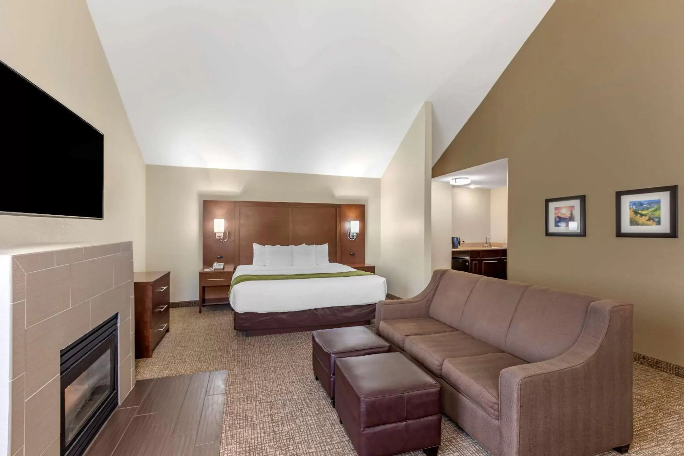 Photo of the whole room in Comfort Inn & Suites Greeley