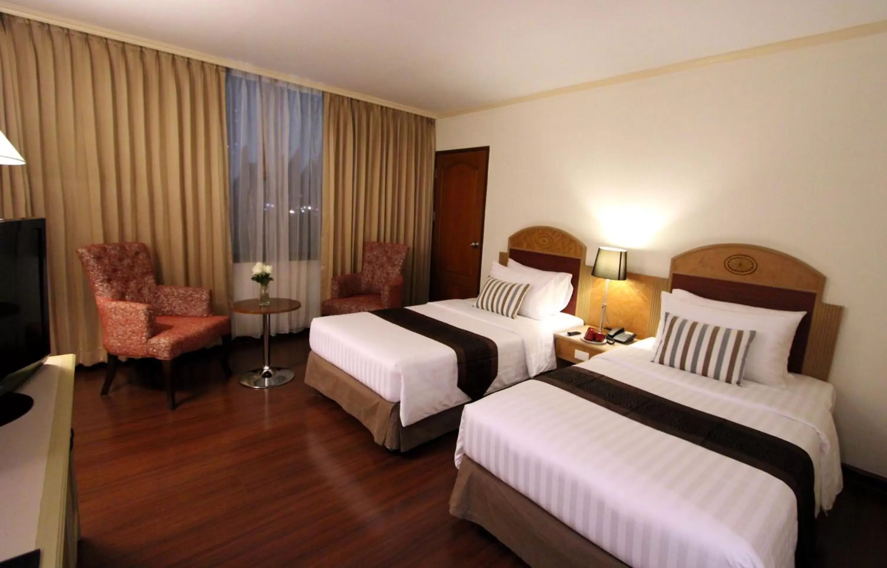 Bedroom, Bed in Grand Tower Inn Rama 6 - SHA Extra Plus
