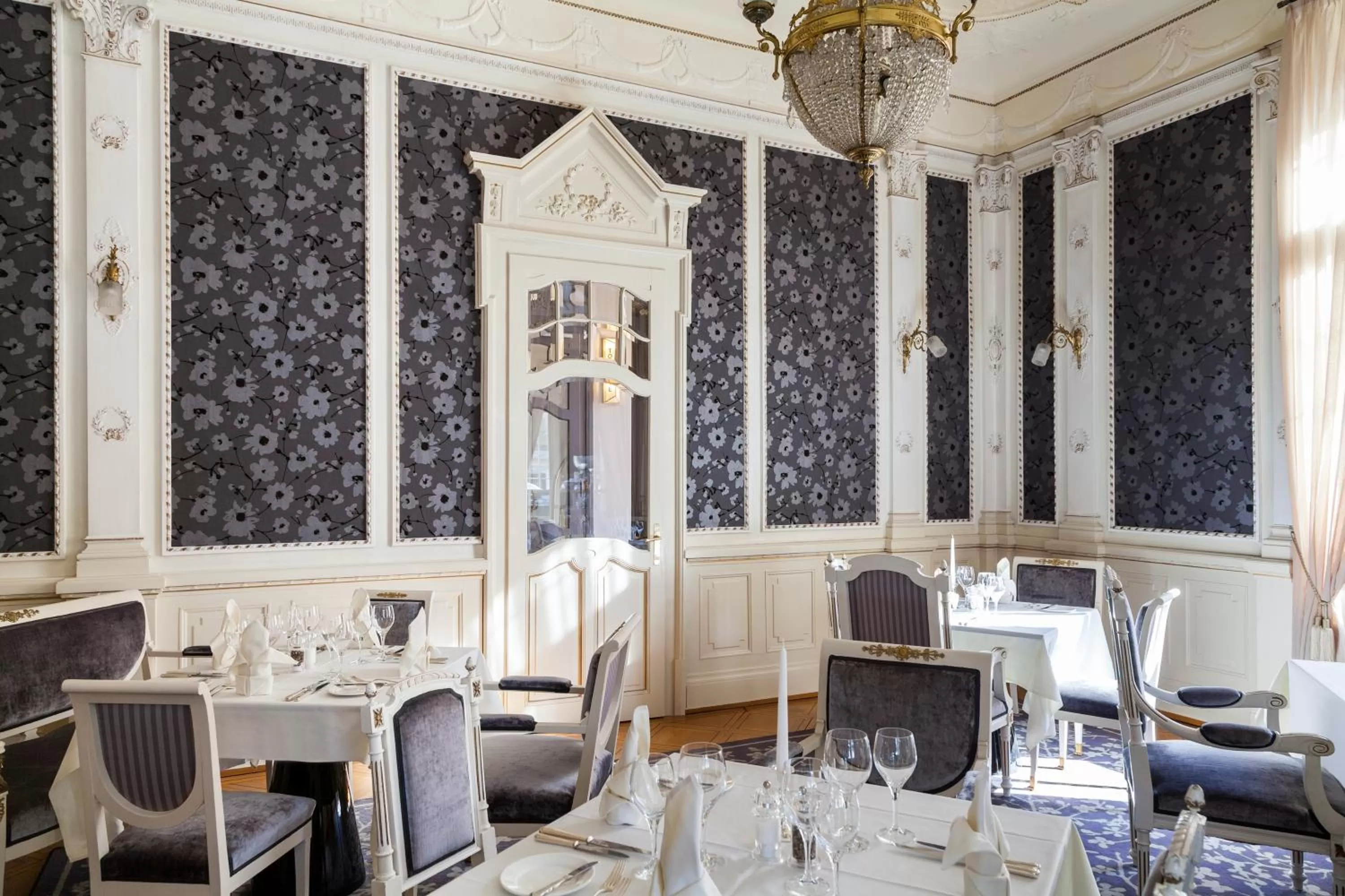 Restaurant/places to eat in Royal St. Georges Hotel Interlaken - MGallery Collection