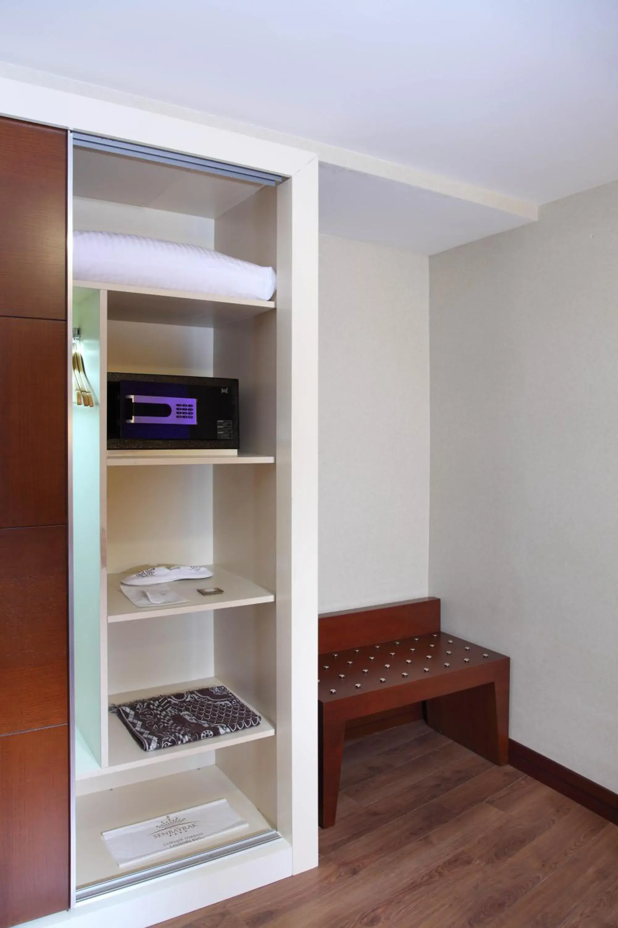 Area and facilities, TV/Entertainment Center in Hotel Senbayrak City