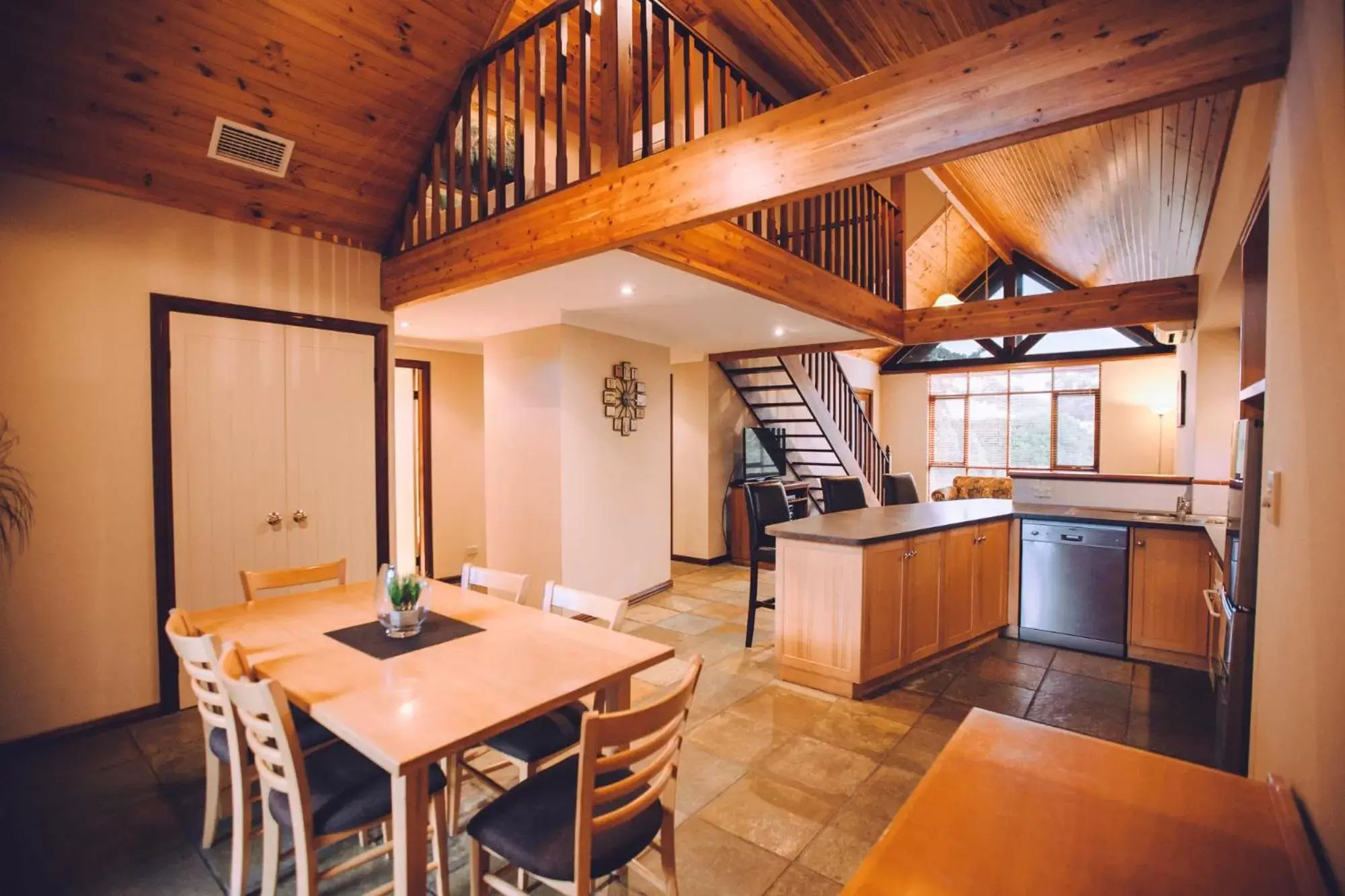 Dining Area in Margaret River Resort