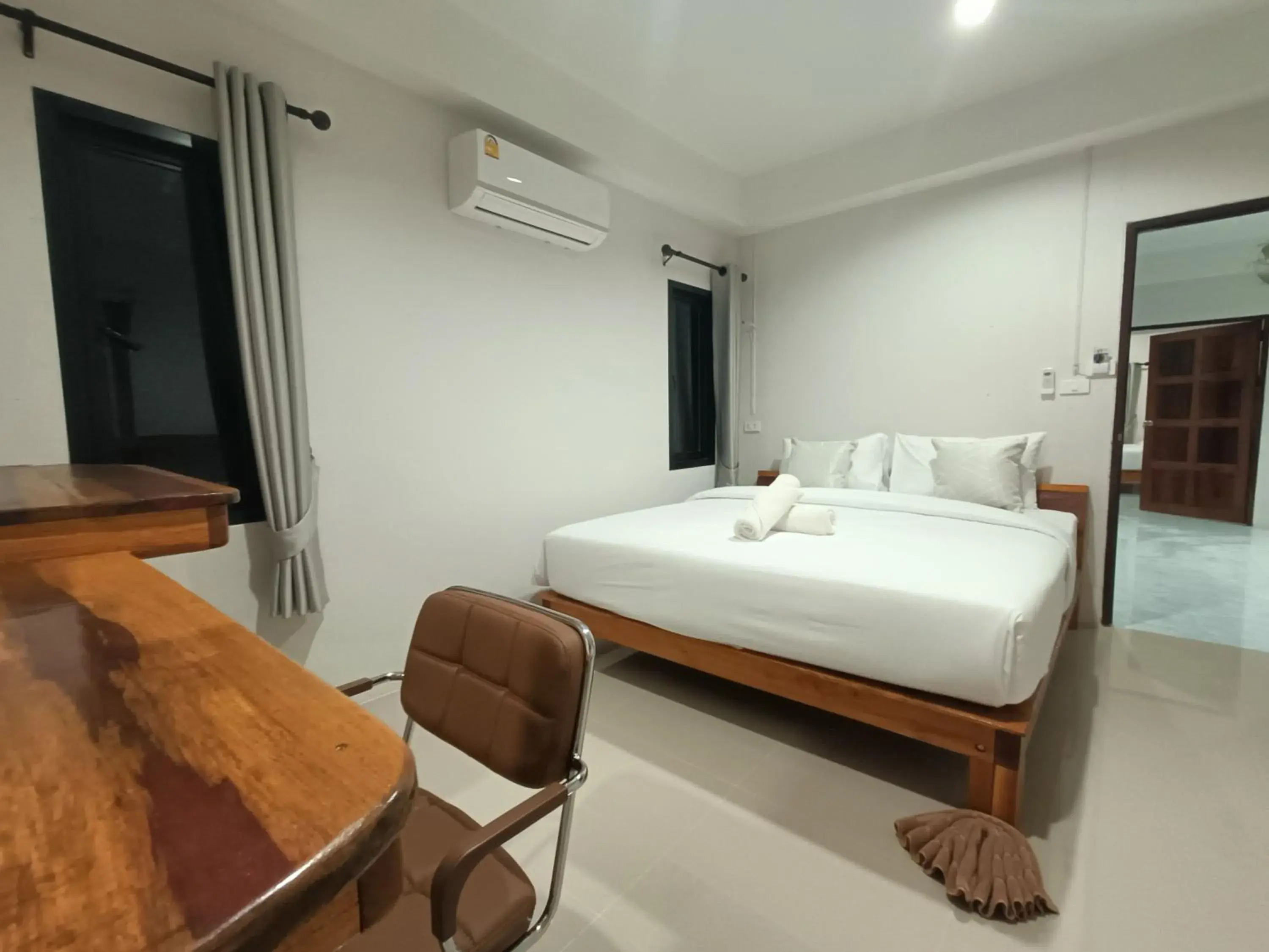 Bed in Lanta Para hut