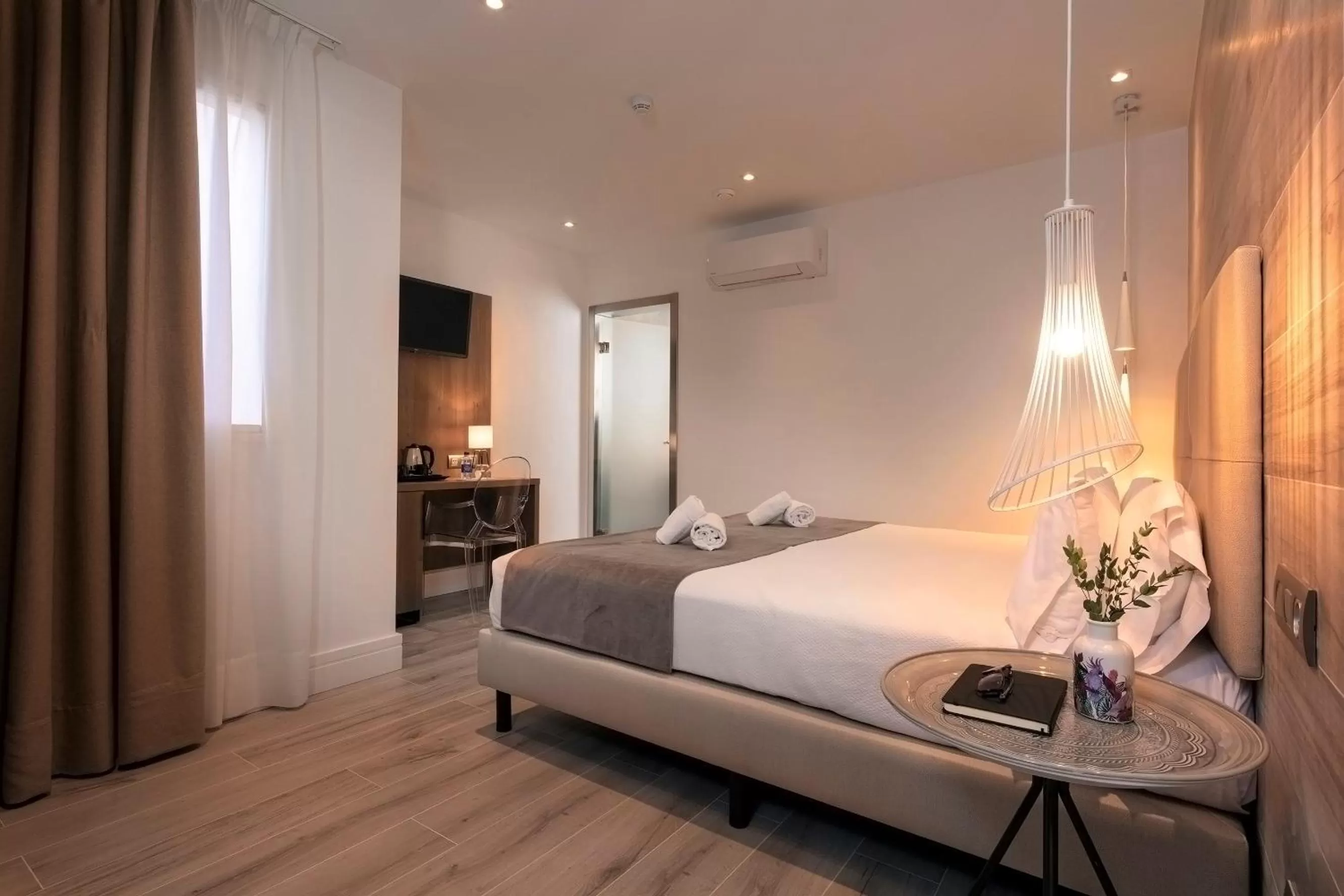 Photo of the whole room, Bed in Hotel Oasis