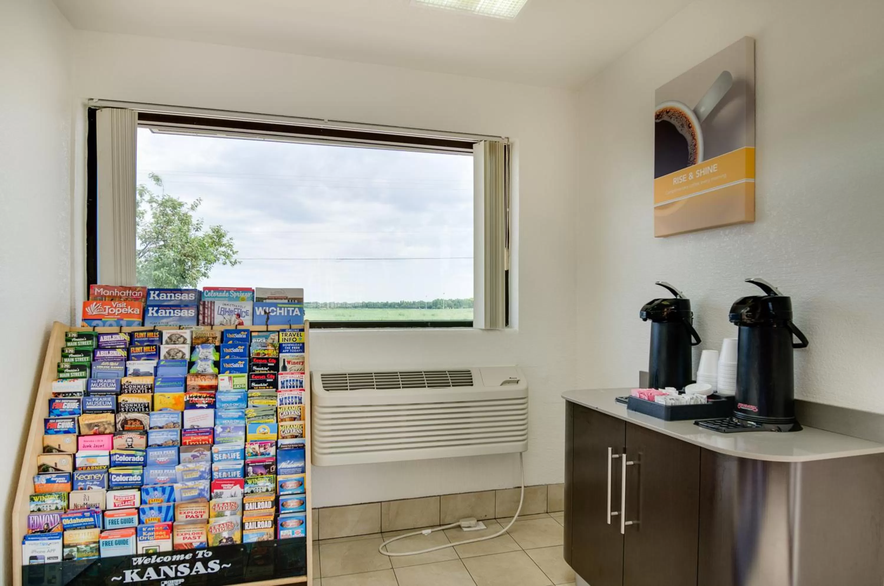 Lobby or reception in Motel 6-Salina, KS