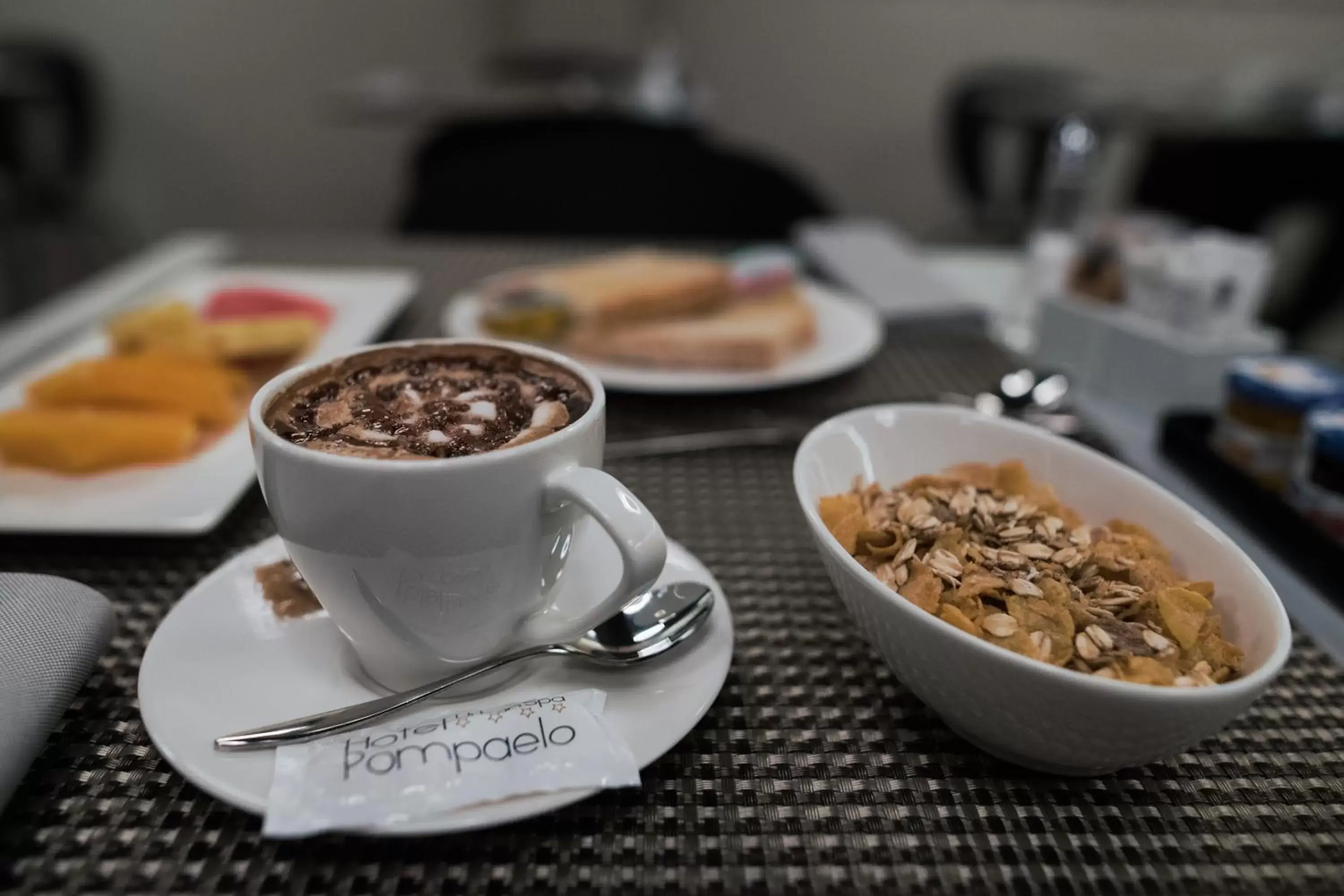 Lounge or bar in Hotel Pompaelo Plaza del Ayuntamiento & Spa Lounge or bar in Hotel Pompaelo Plaza del Ayuntamiento & Spa