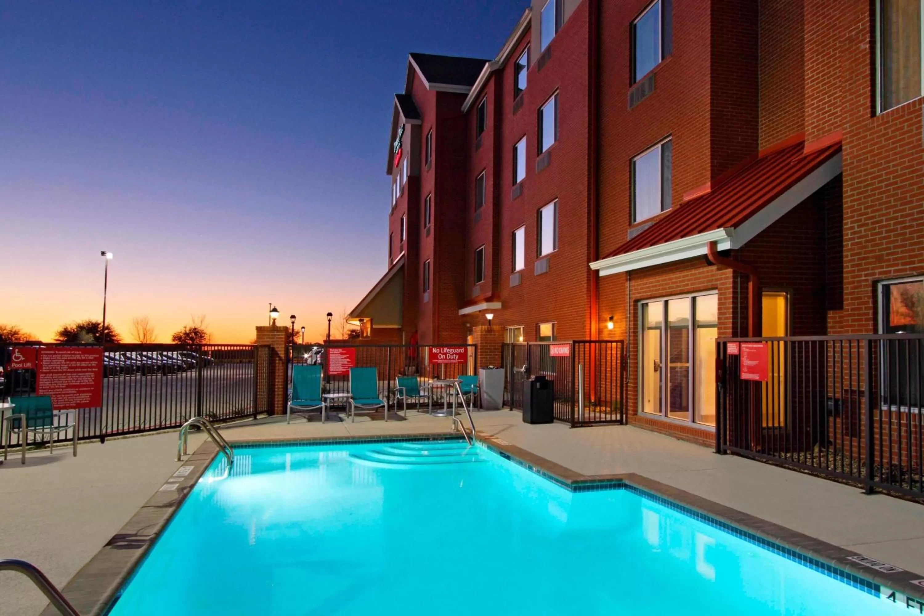 Swimming pool in TownePlace Suites by Marriott Dallas McKinney