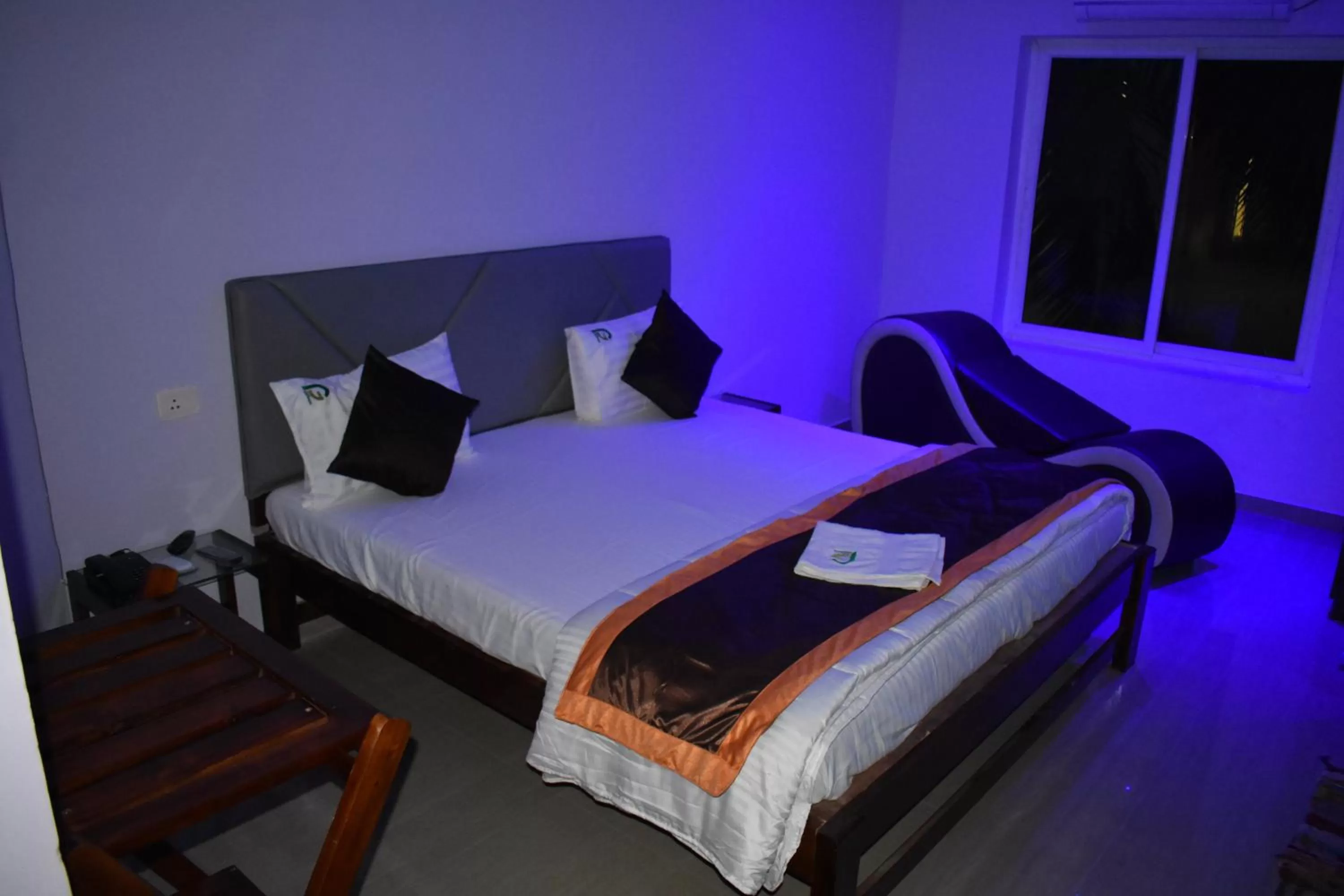 Bed in HOTEL PURI GREENS