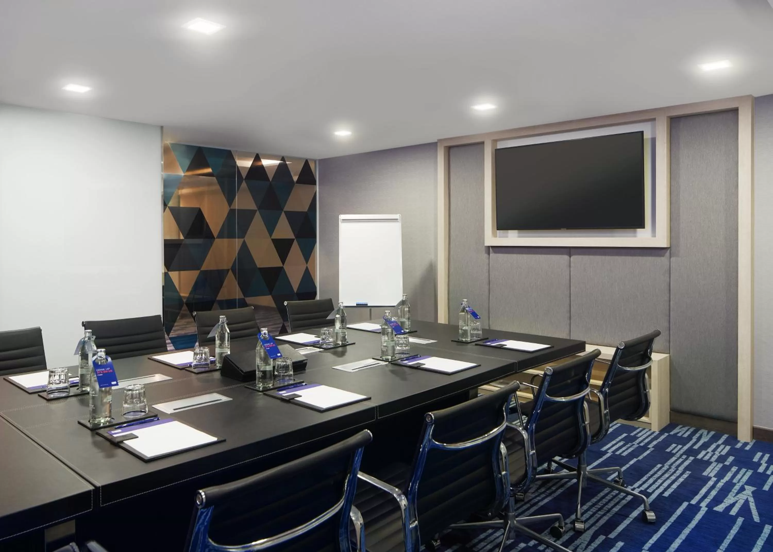 Meeting/conference room in Holiday Inn Express Pattaya Central by IHG