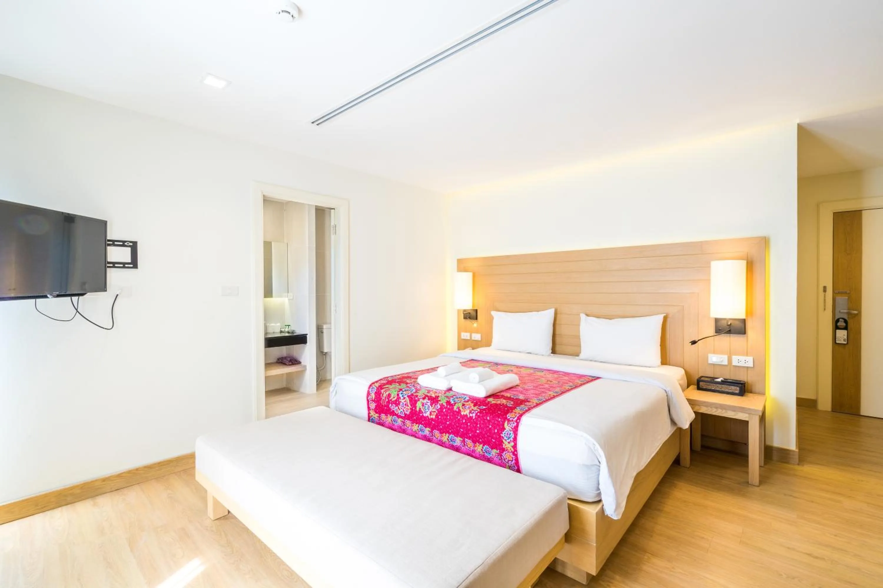 Bedroom, Bed in Baan Suwantawe