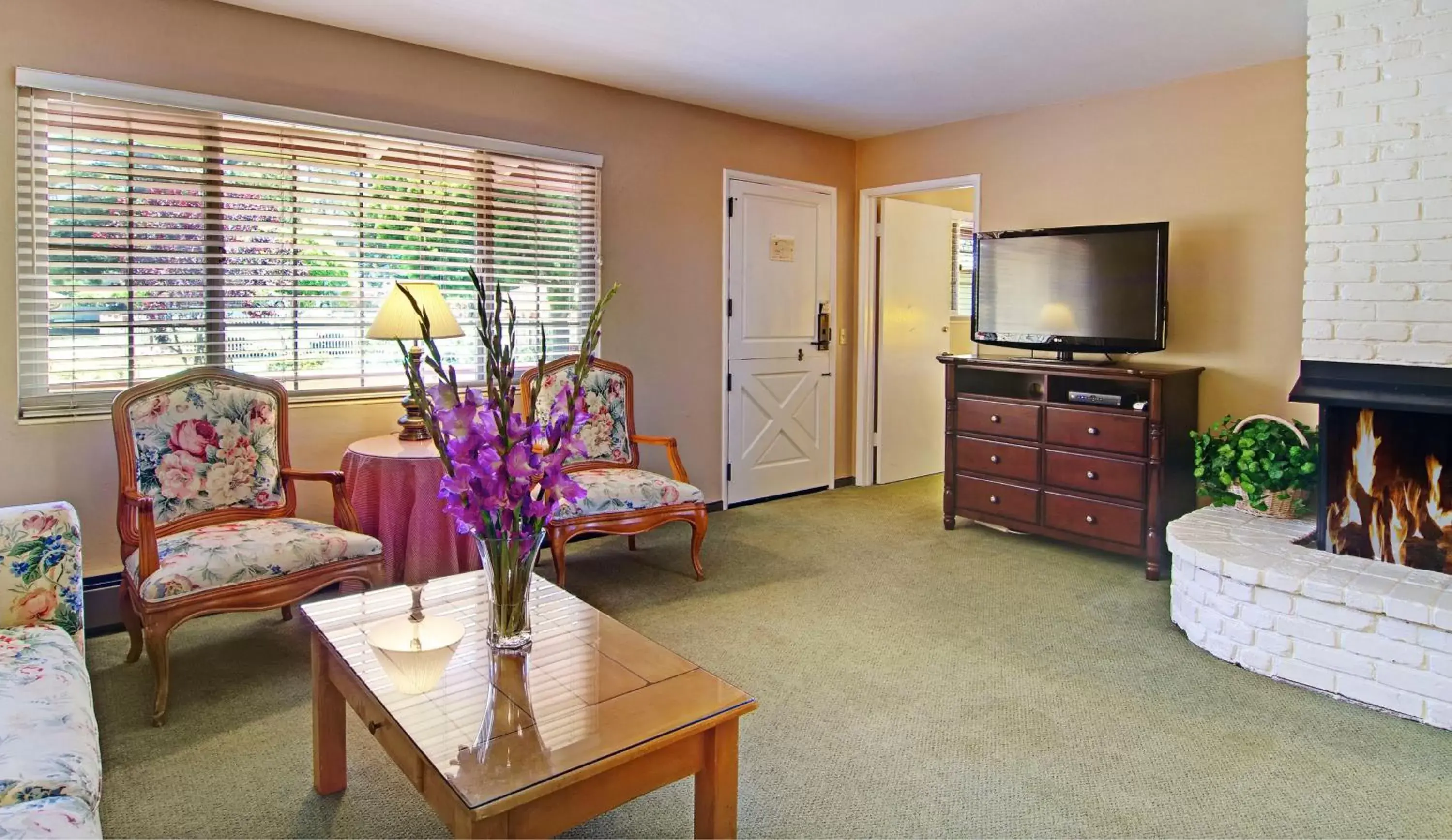 TV and multimedia, Seating Area in Svendsgaard's Inn