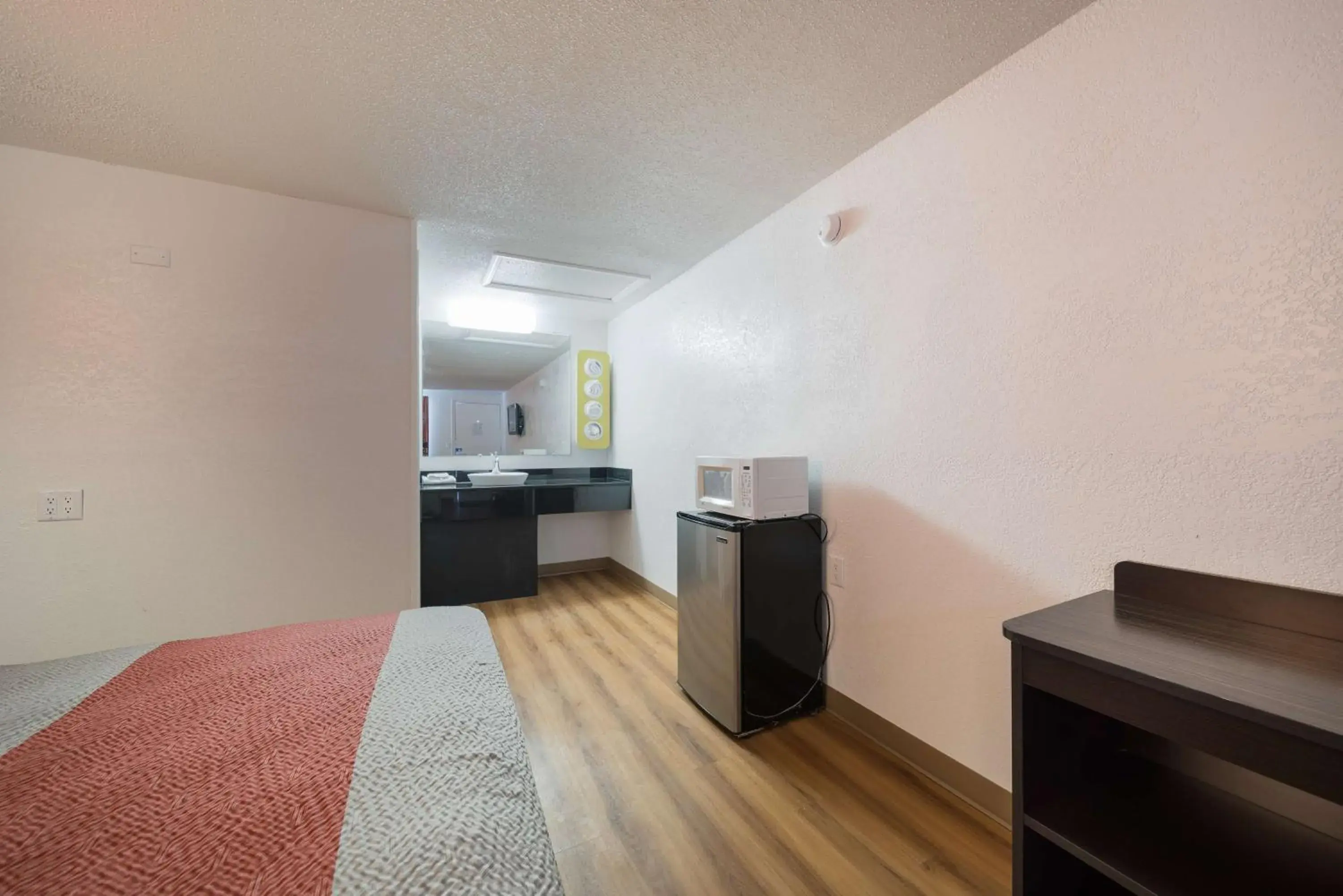 Photo of the whole room, Kitchen/Kitchenette in Motel 6-Hamburg, NY