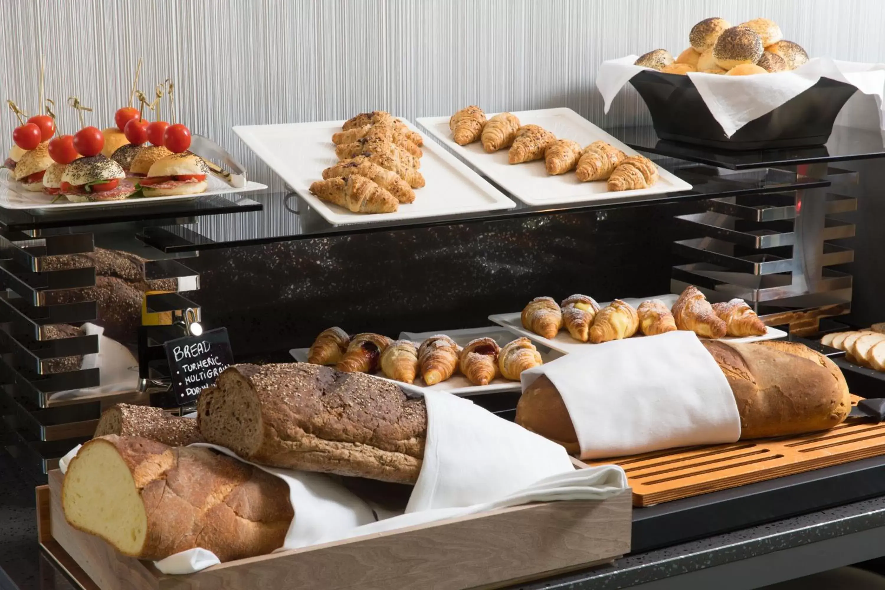 Buffet breakfast, Breakfast in iQ Hotel Milano