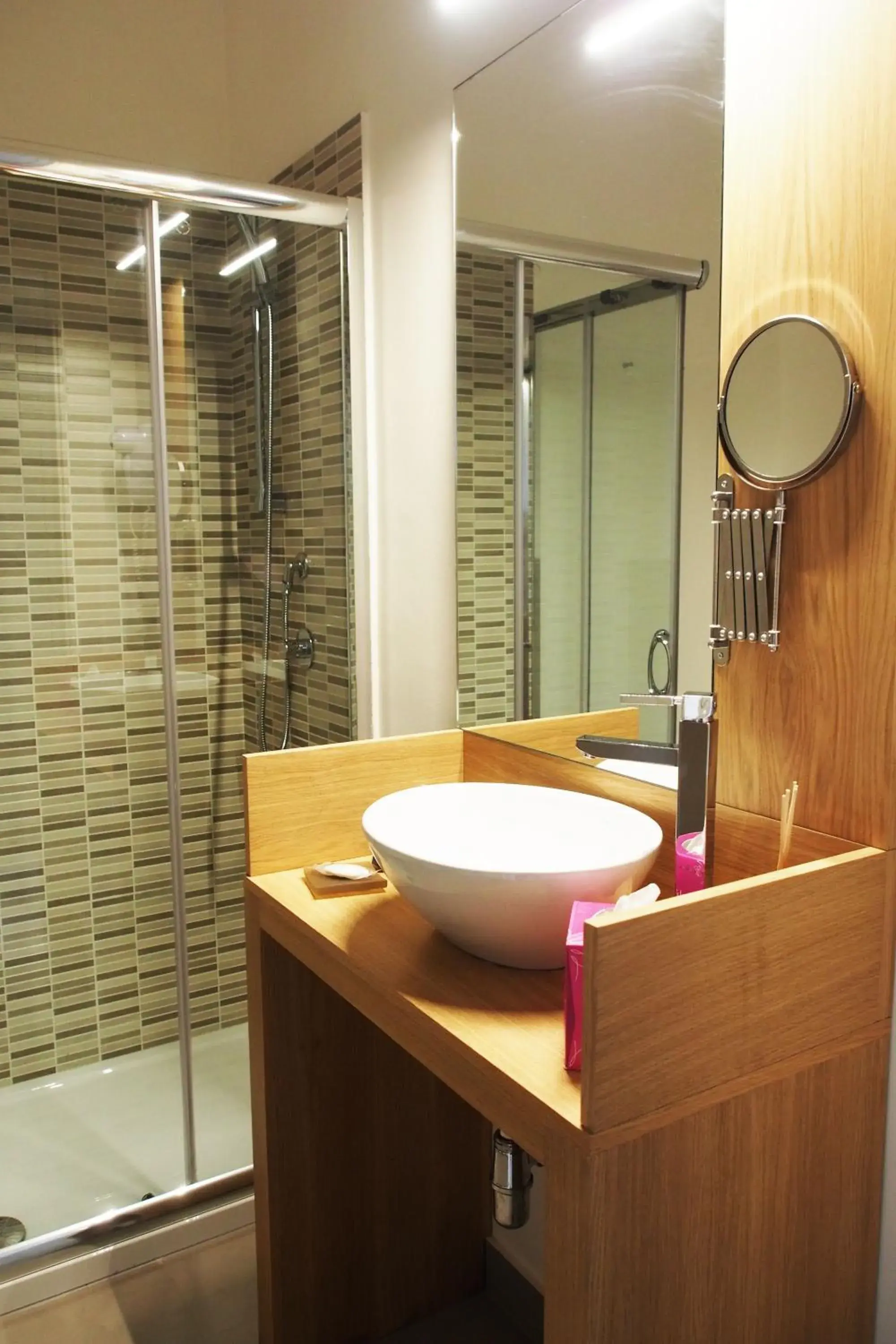 Shower, Bathroom in Sicilia Hotel Spa