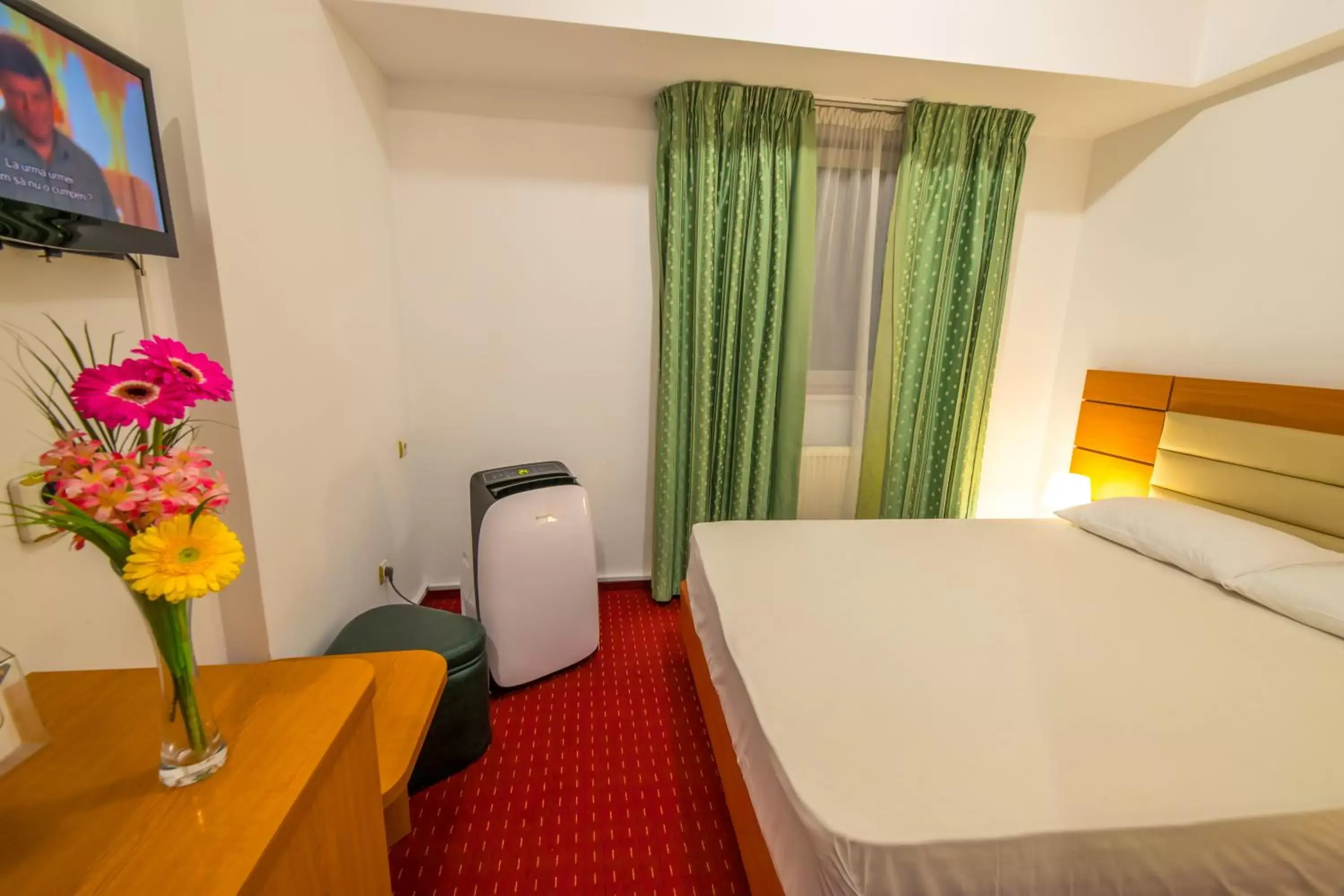 Photo of the whole room, Bed in Hotel Sir Orhideea Photo of the whole room, Bed in Hotel Sir Orhideea