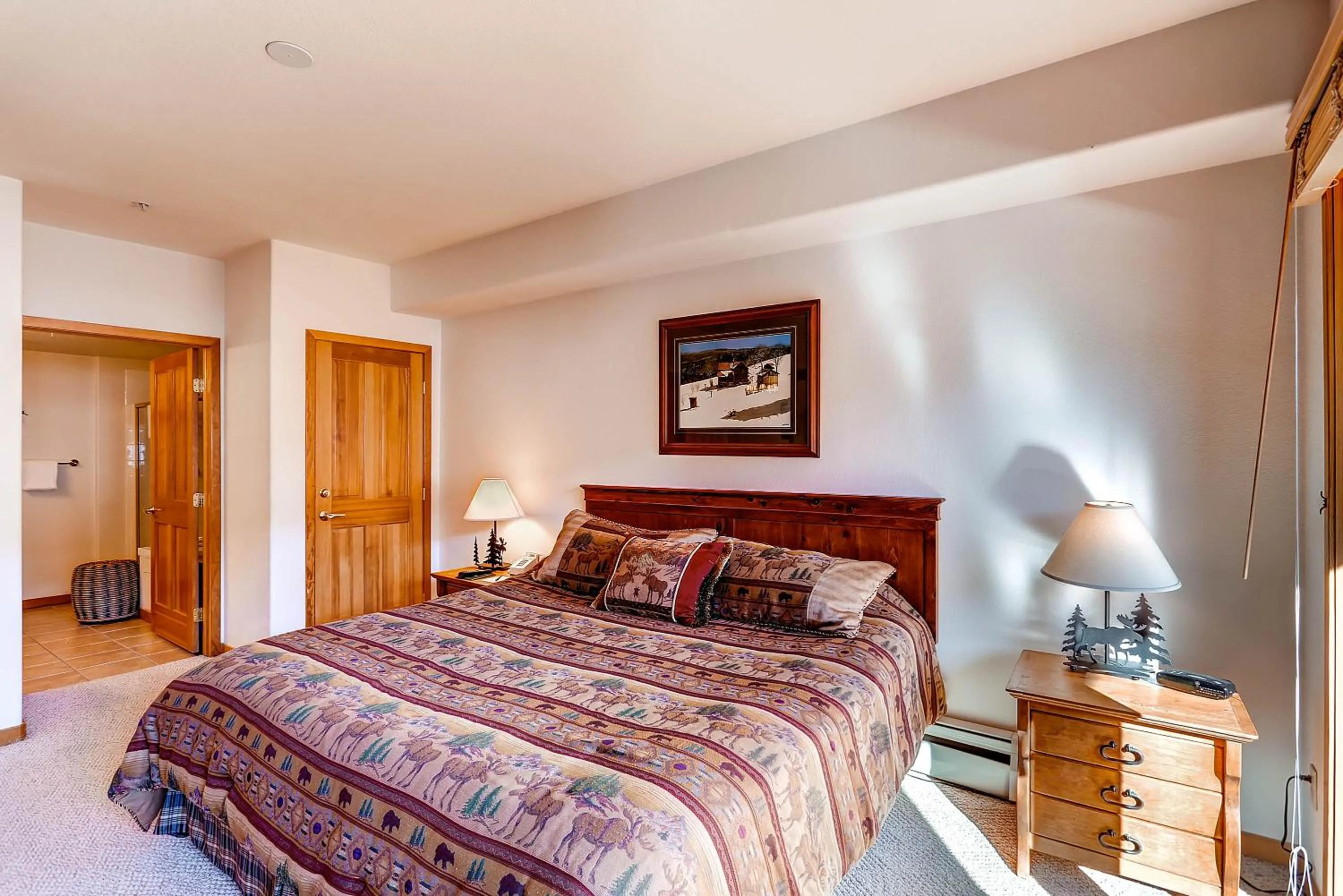 Bed in Gateway Mountain Lodge, A Vail Resorts Property
