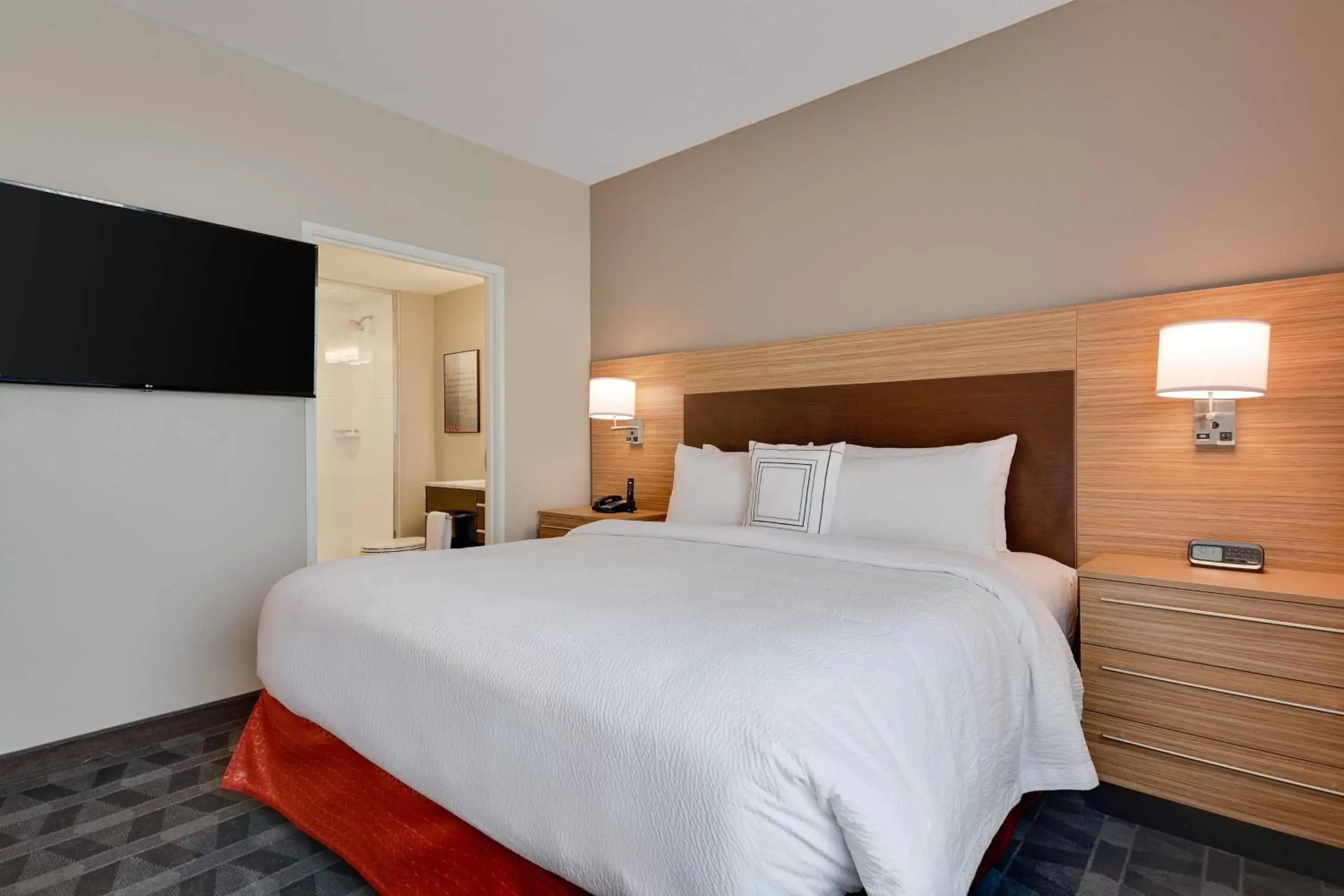 Bedroom, Bed in TownePlace Suites by Marriott Detroit Allen Park