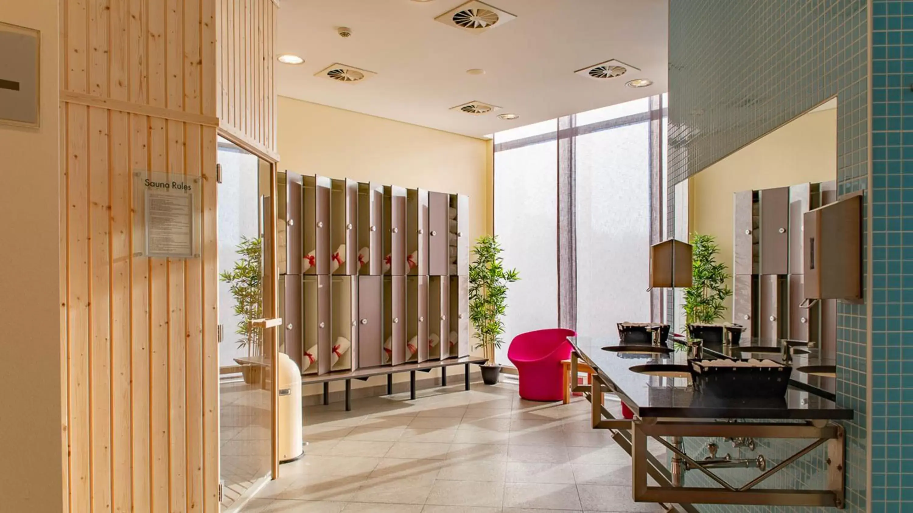 Fitness centre/facilities in Crowne Plaza Brussels Airport, an IHG Hotel