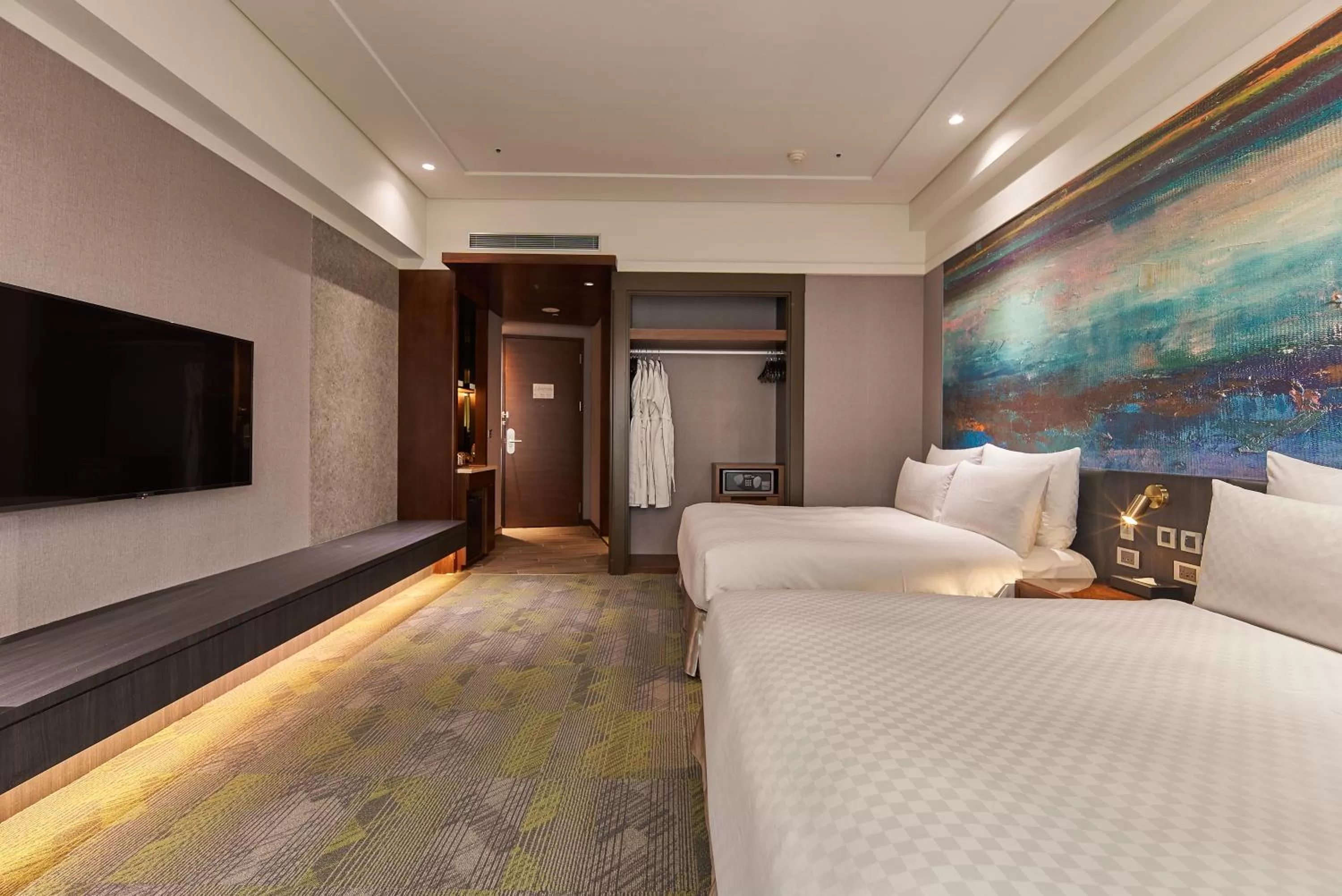 Property building, Bed in Miramar Garden Taipei