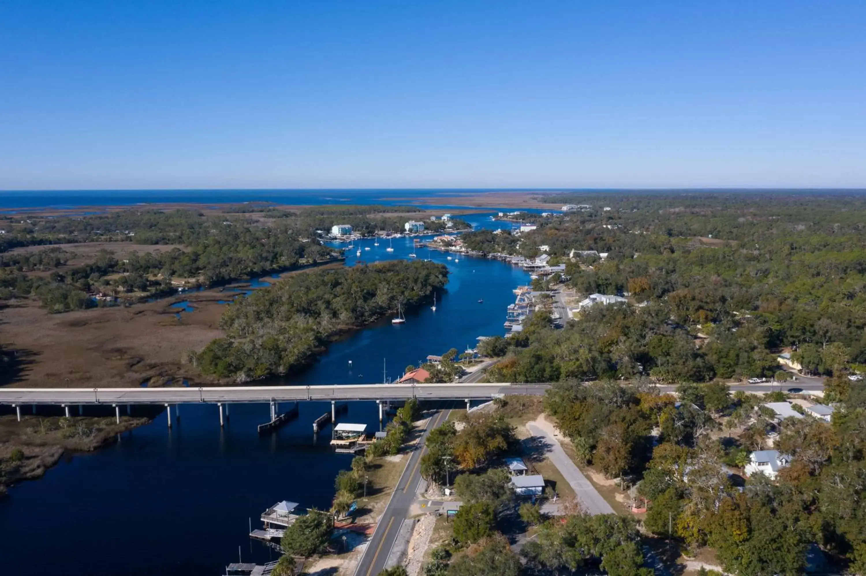 Bird's eye view, Bird's-eye View in Steinhatchee River Inn and Marina