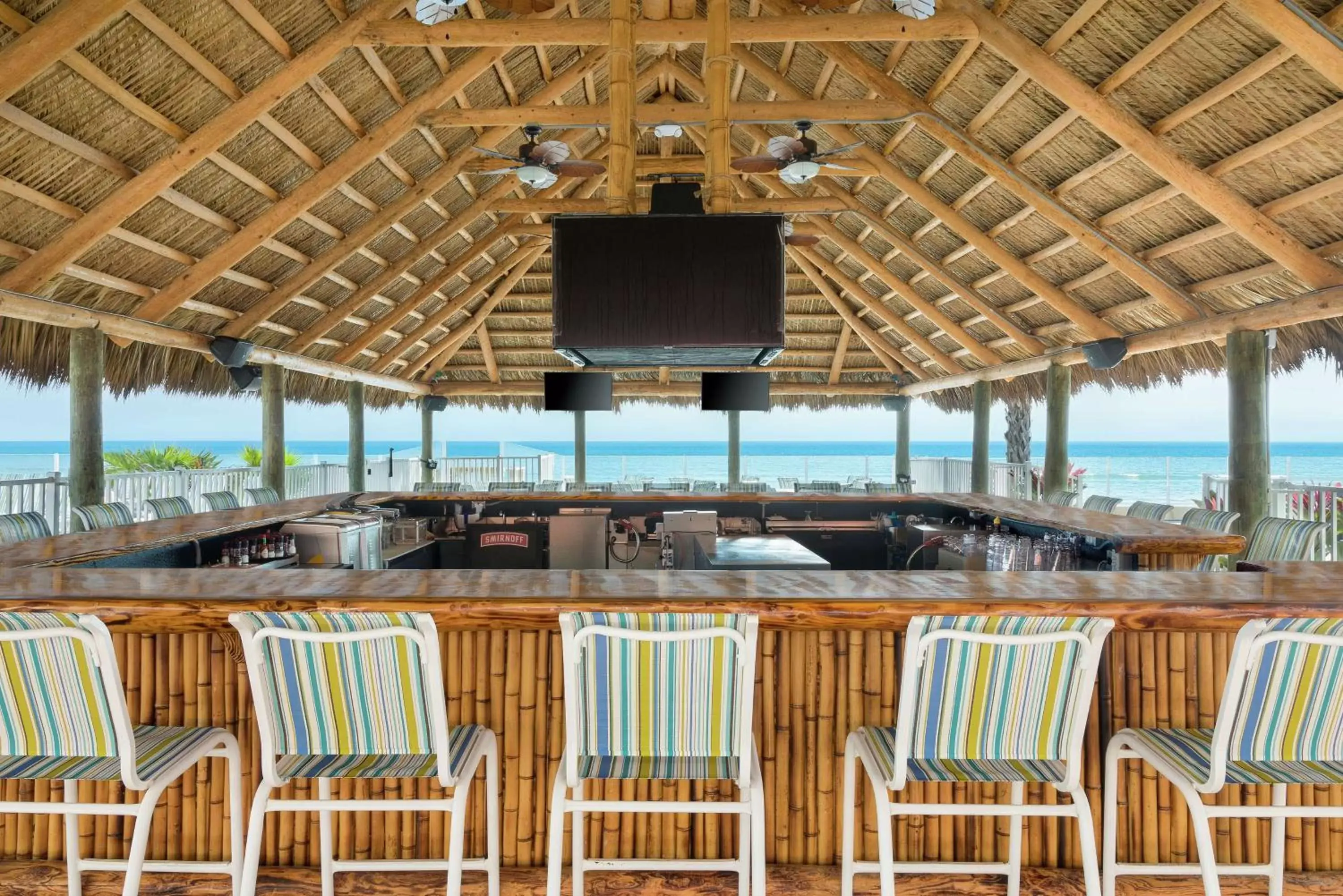 Lounge or bar, Restaurant/Places to Eat in Hampton Inn Daytona Beach/Beachfront