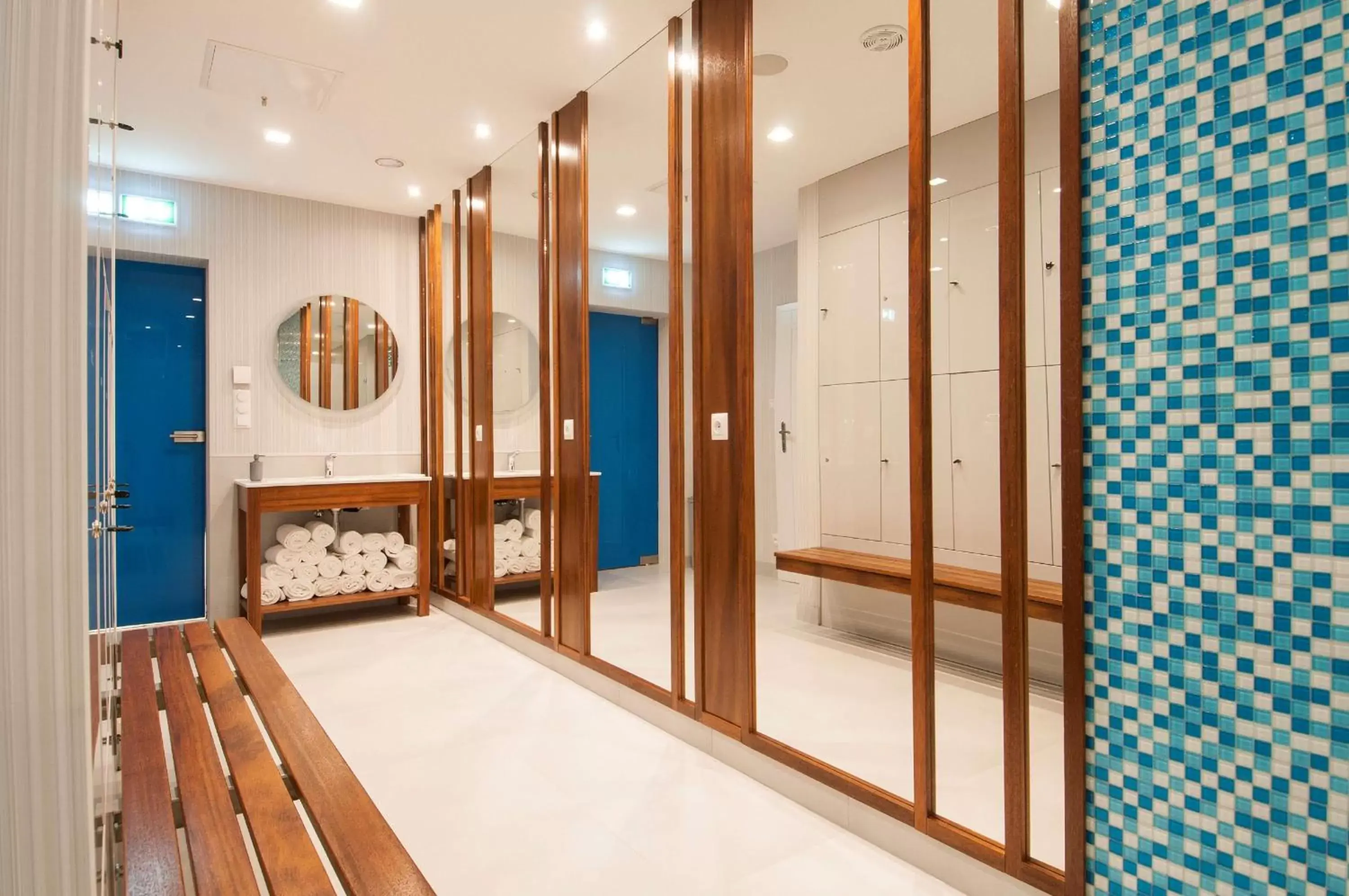 Spa and wellness centre/facilities, Bed in Radisson Blu Hotel Wroclaw Spa and wellness centre/facilities, Bed in Radisson Blu Hotel Wroclaw