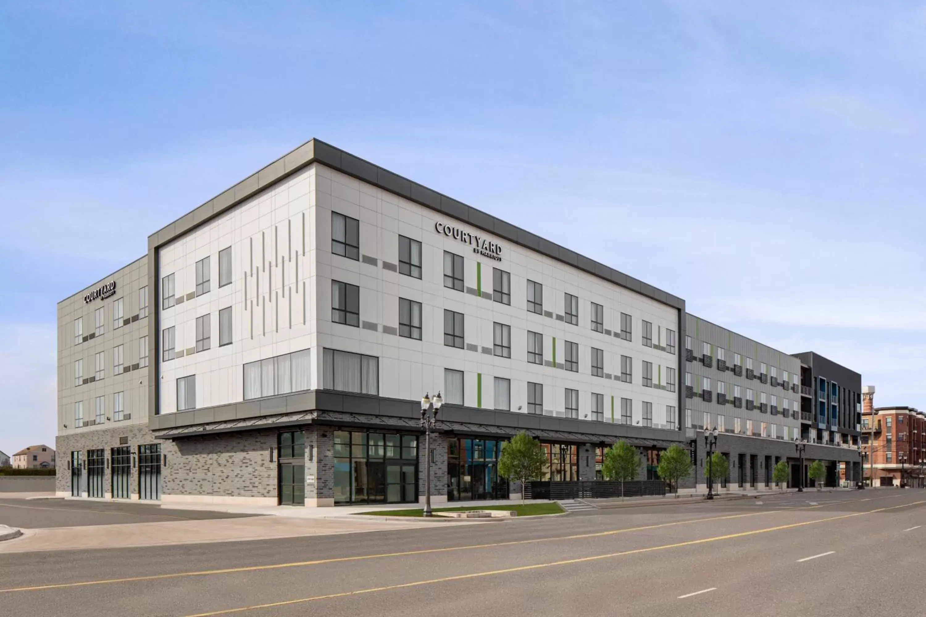 Property Building in Courtyard by Marriott Lansing Downtown