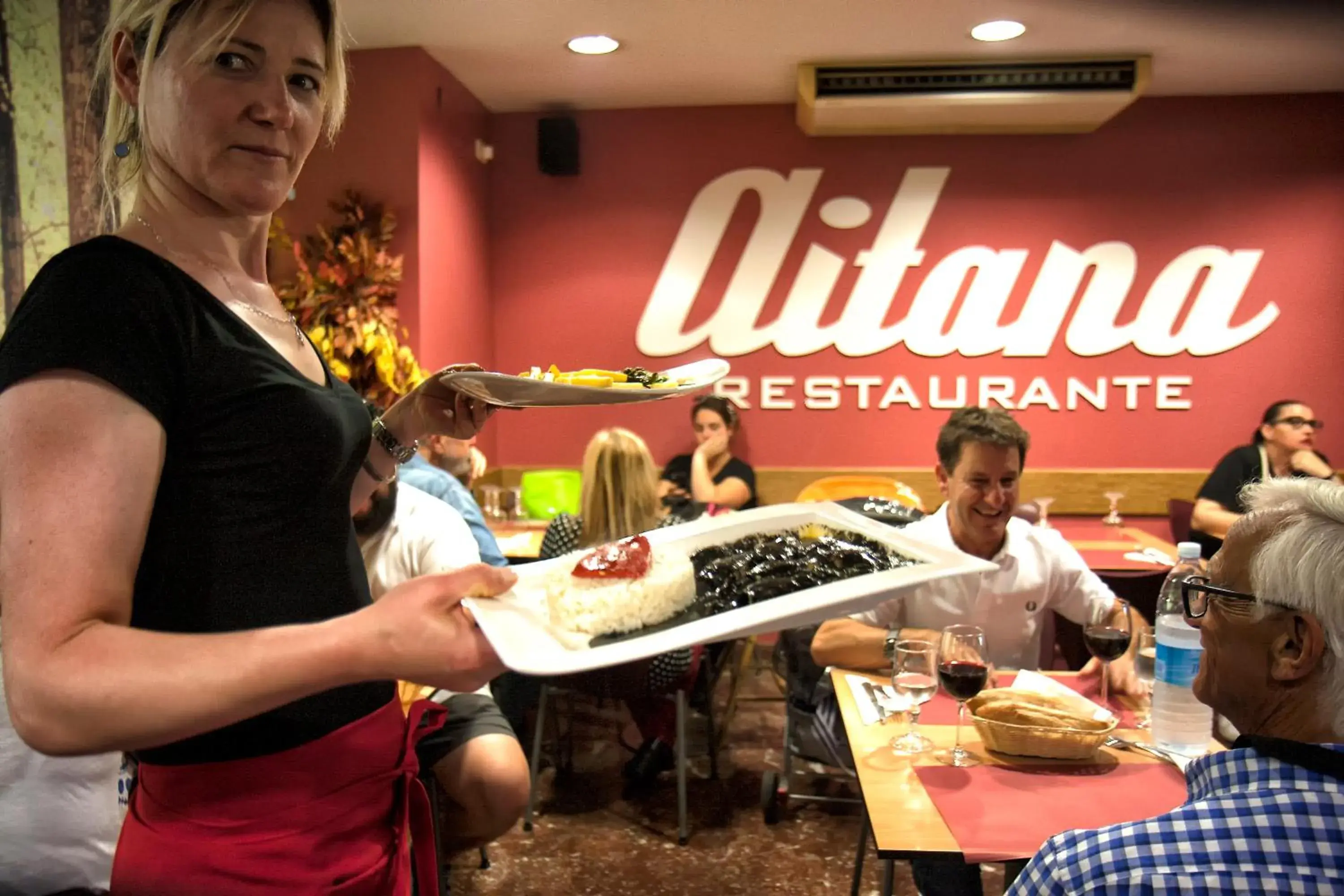 Restaurant/places to eat in Hotel Aitana