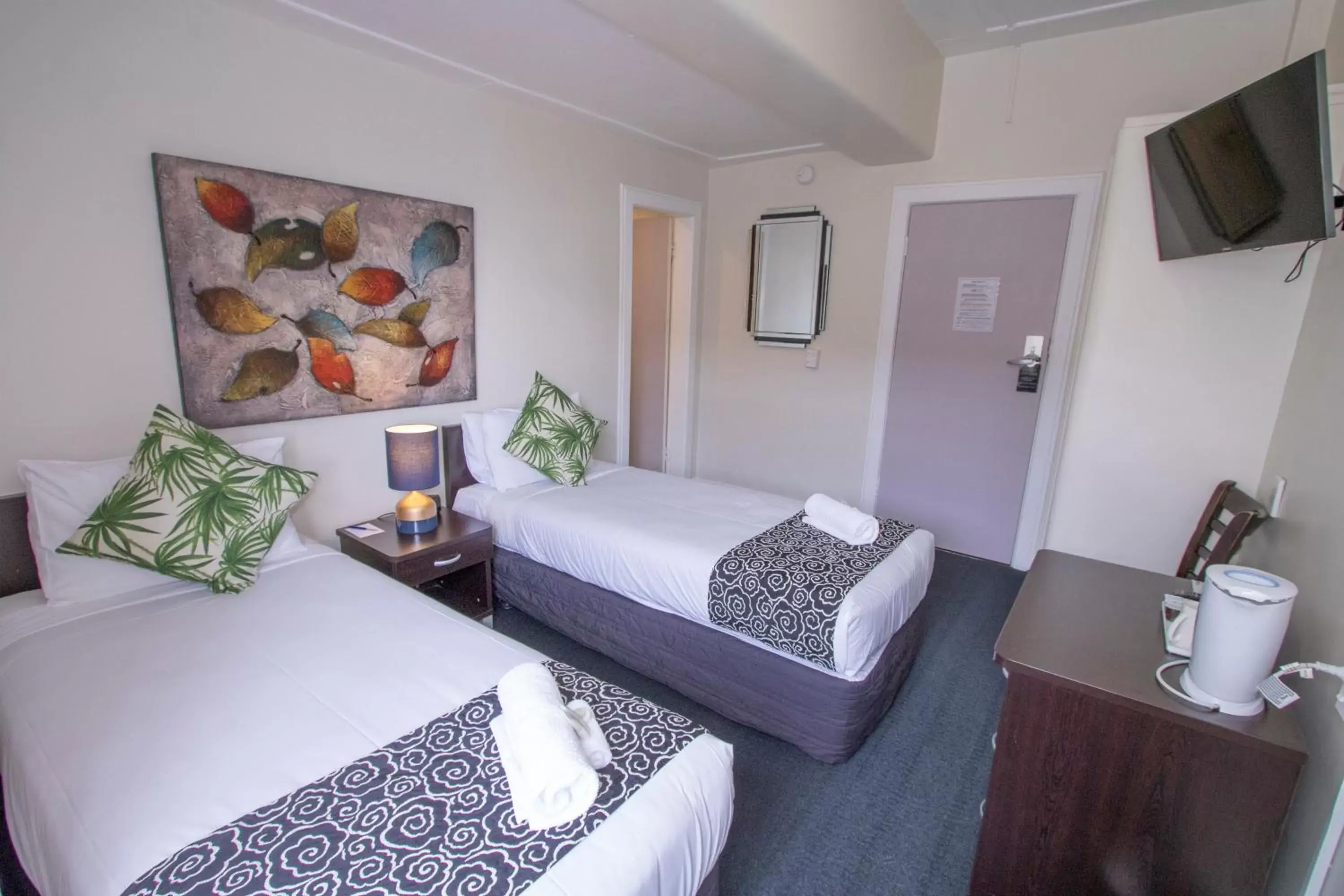 Photo of the whole room, Bed in Hotel Waterloo & Backpackers