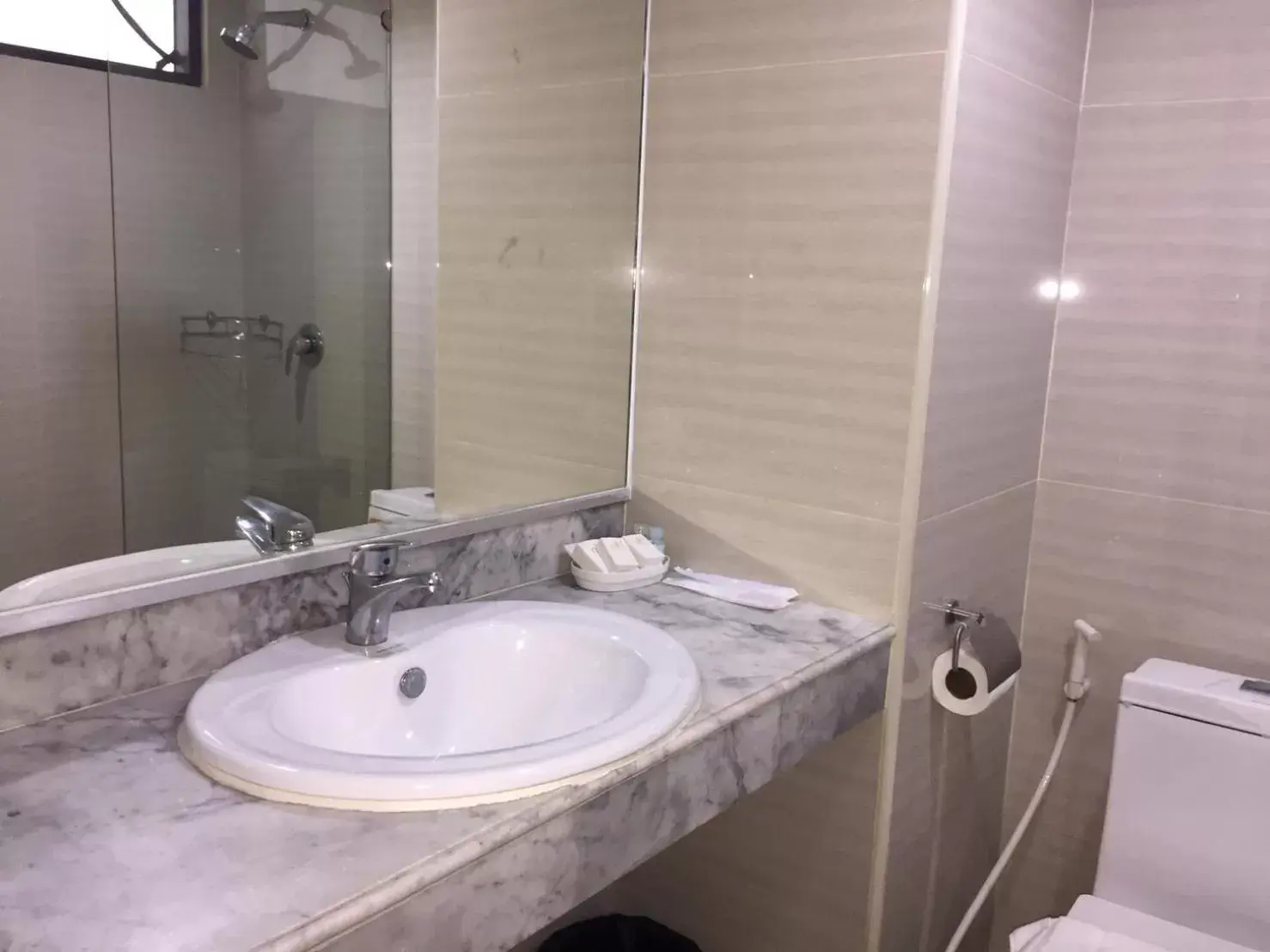 Bathroom in Niran Grand Hotel