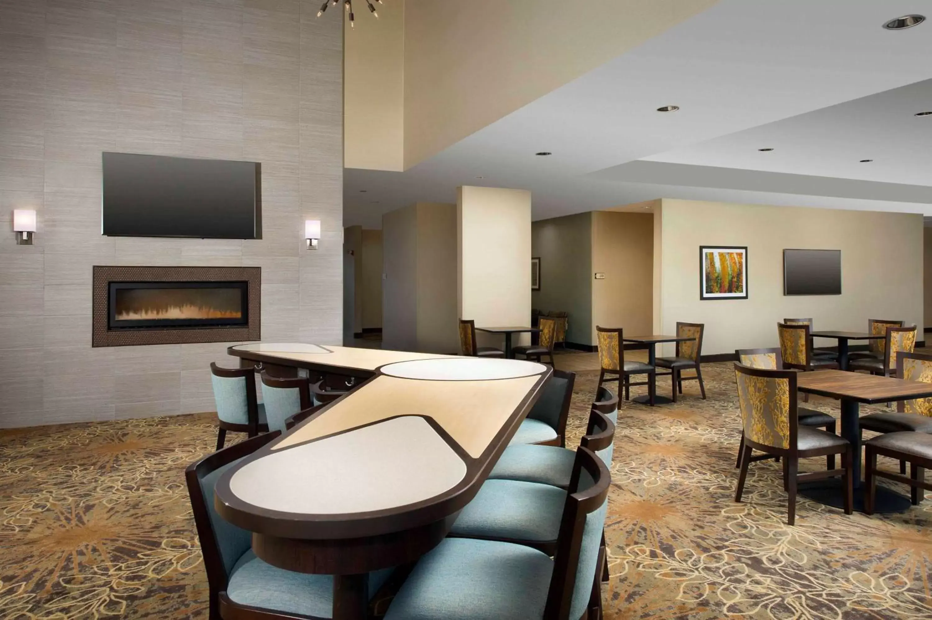 Lobby or reception, Lounge/Bar in Homewood Suites San Antonio Airport