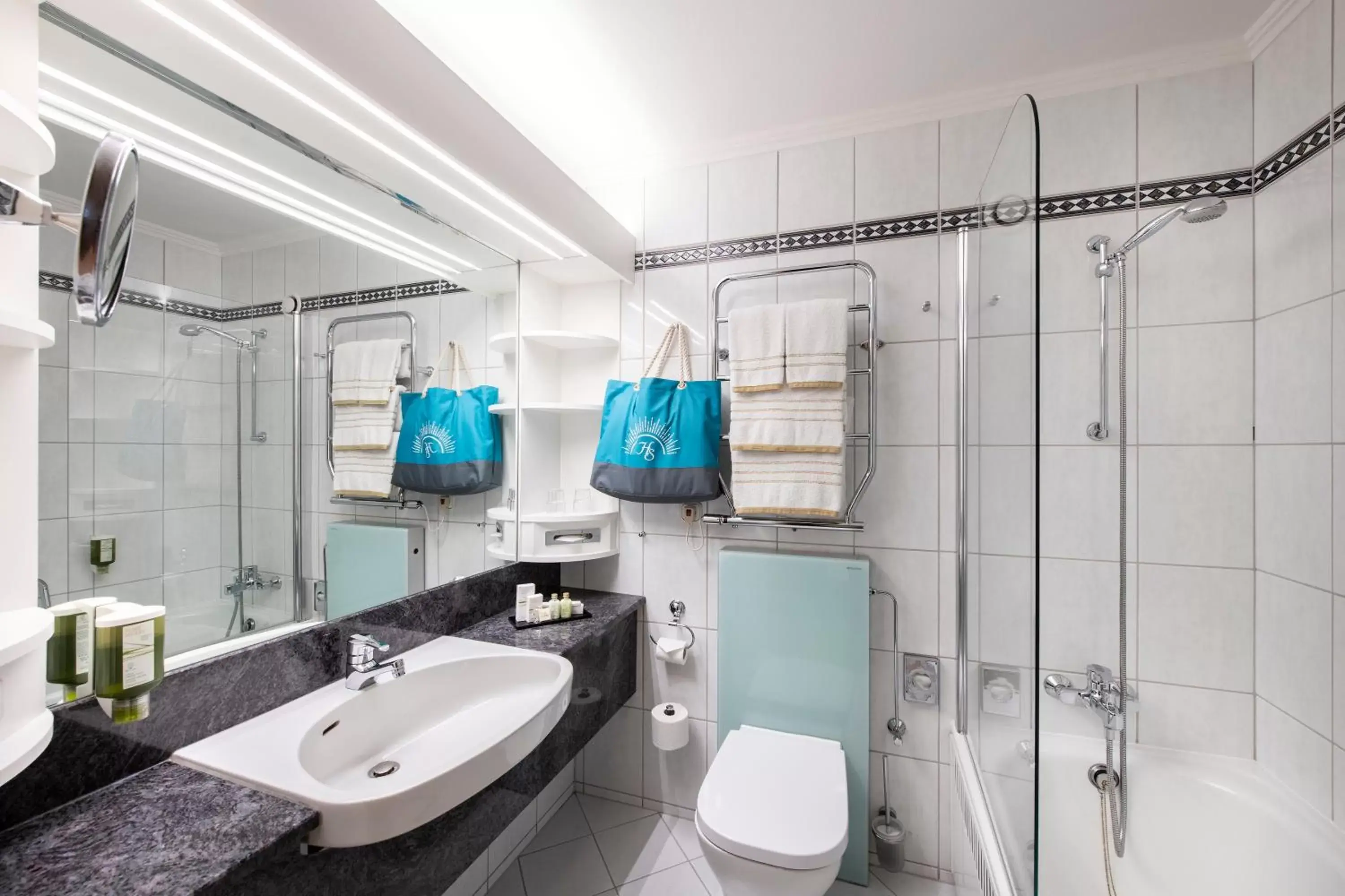 Shower, Bathroom in Hotel Sonnenhof Lam