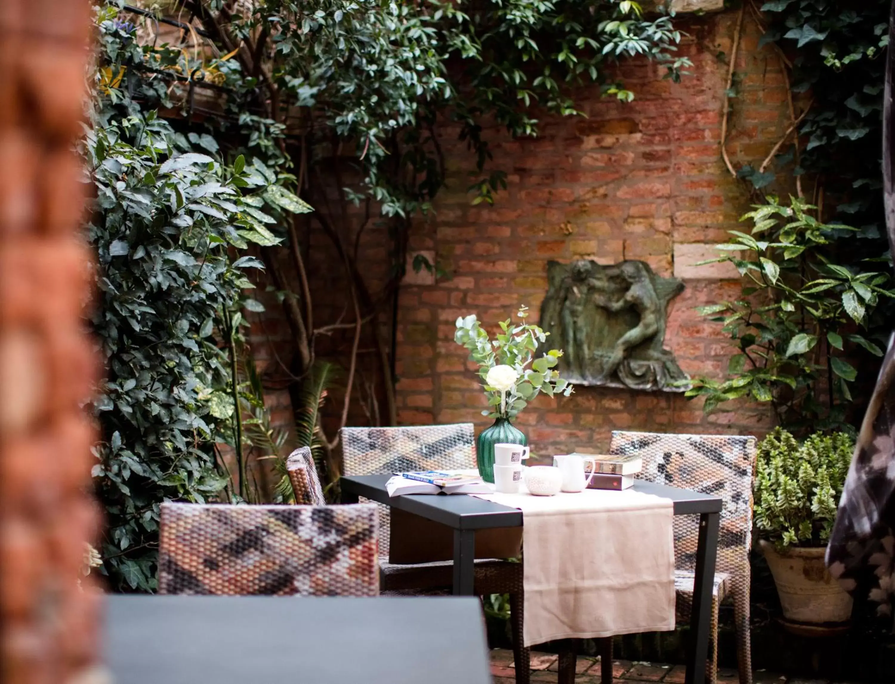 Garden, Restaurant/Places to Eat in Novecento Boutique Hotel